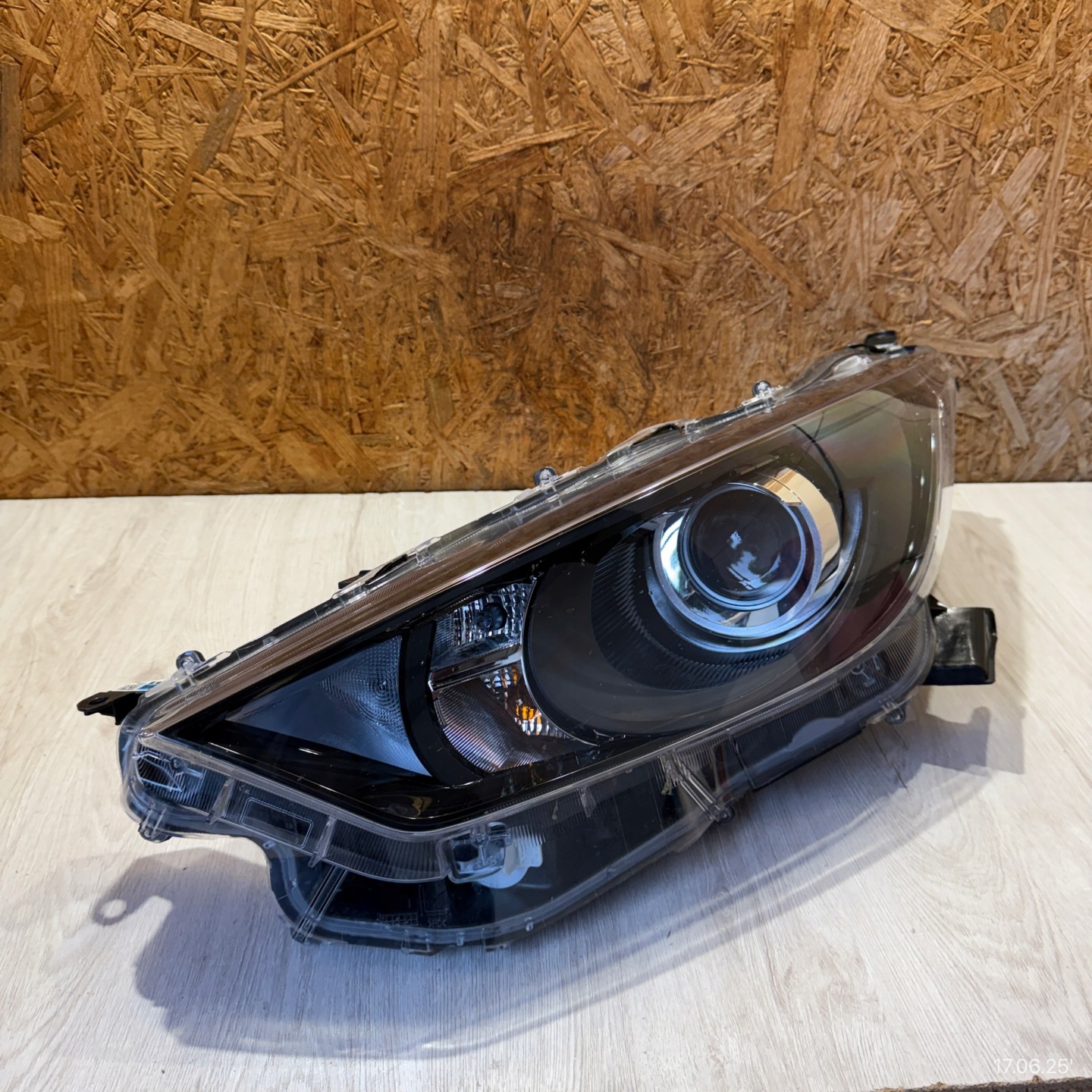 light left right lights front KOMPLET MAZDA 2 IV 2024 ROK lens
