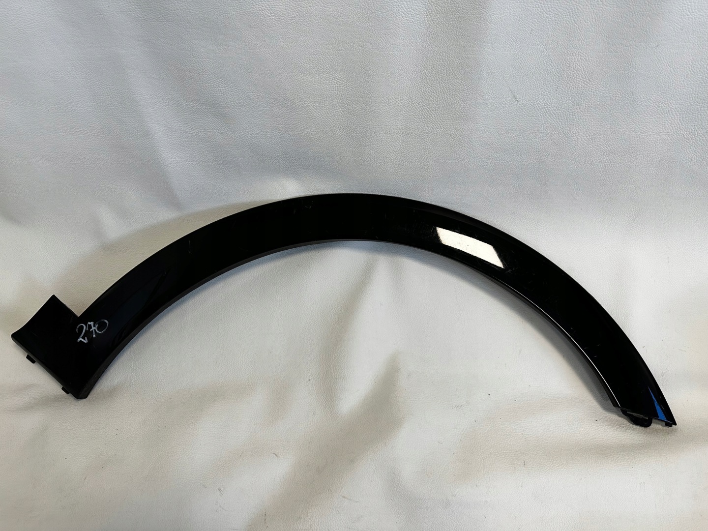 Porsche Cayenne 9Y0 moulding right front