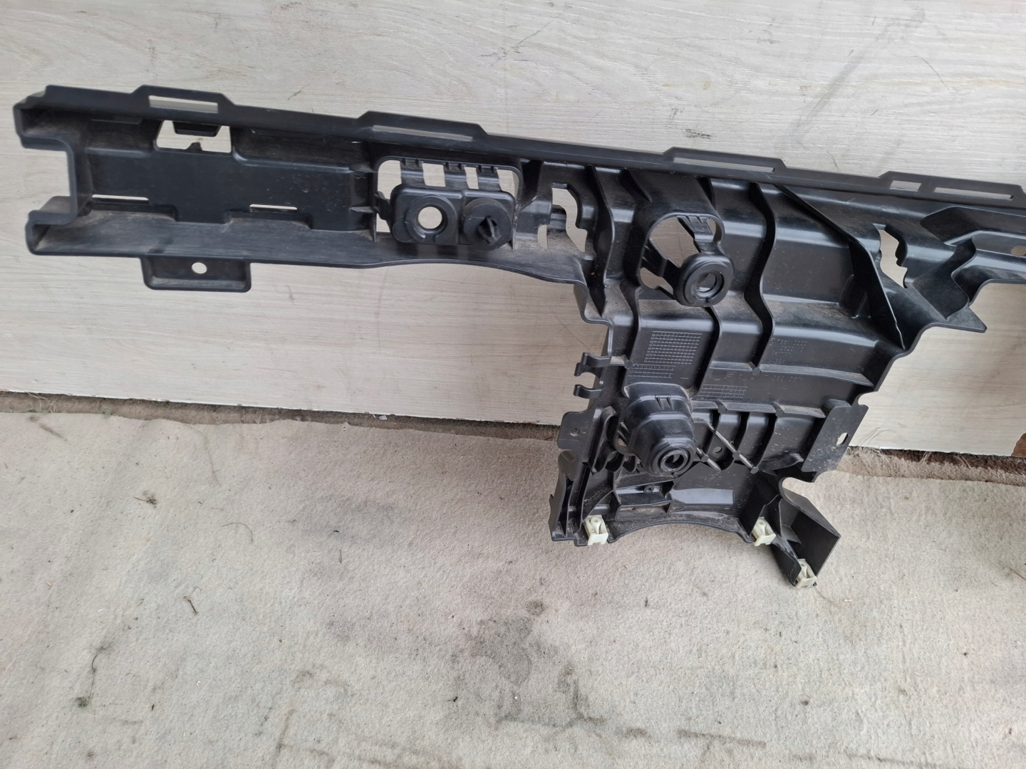 MINI COUNTRYMAN F60 bumper bracket left rear part 7389357