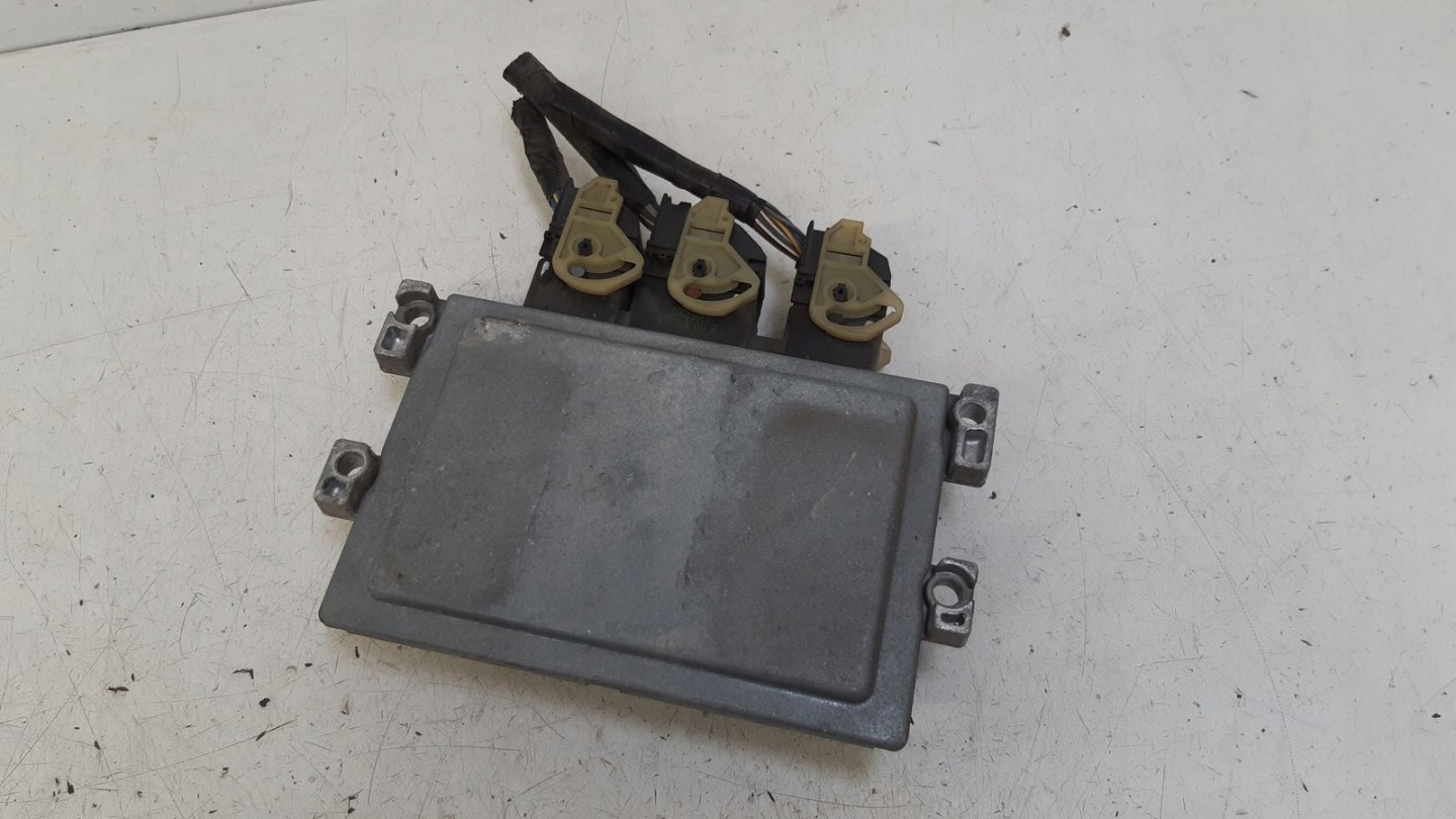control unit computer of the engine Ford Fiesta MK7 1,25i