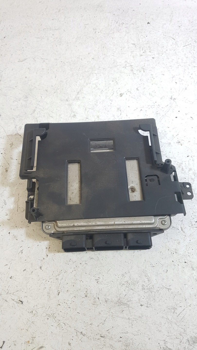 computer of the engine control unit PEUGEOT 308 0281013872 9664843780