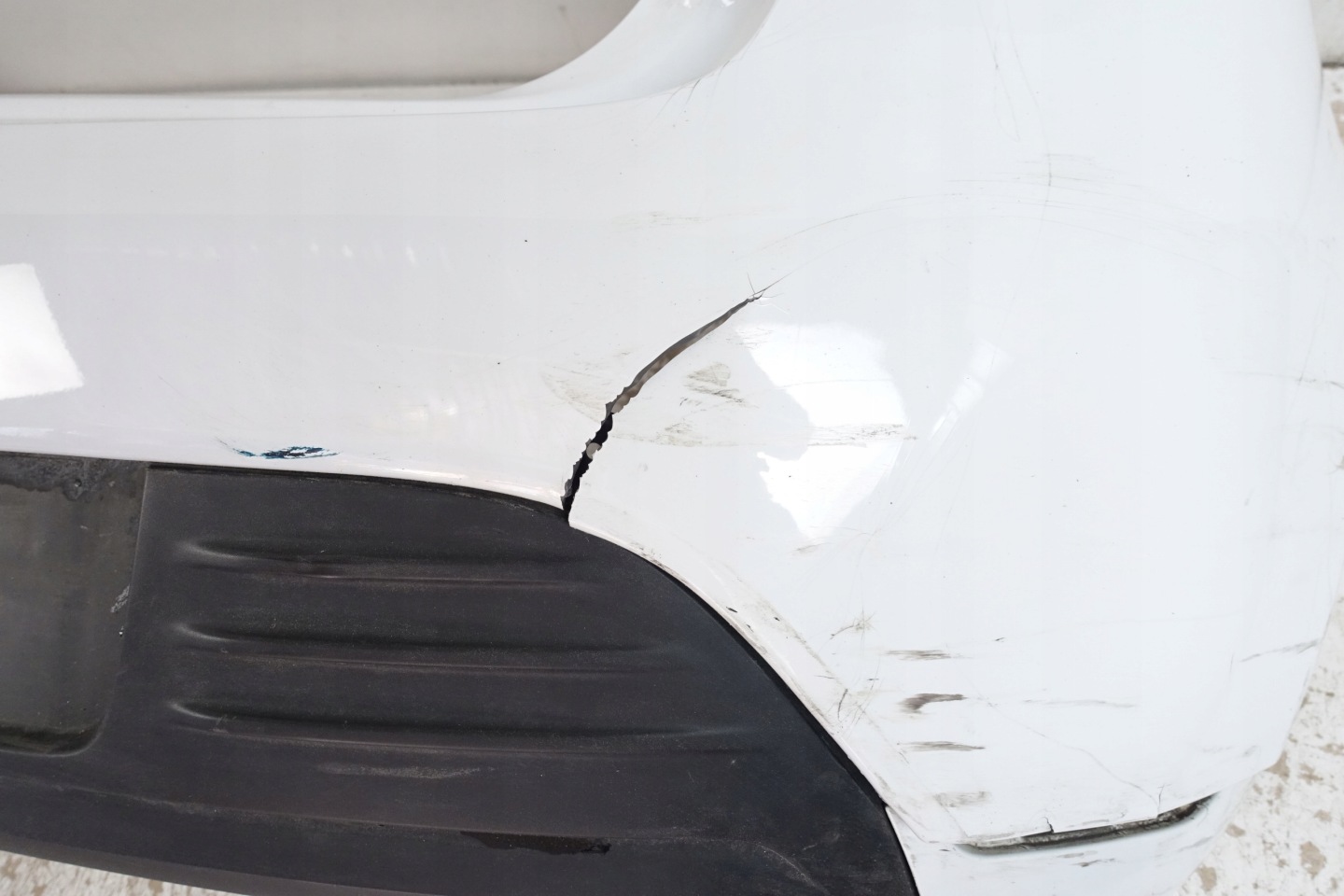 RENAULT CLIO IV HB 2012- bumper rear part rear 850225639R