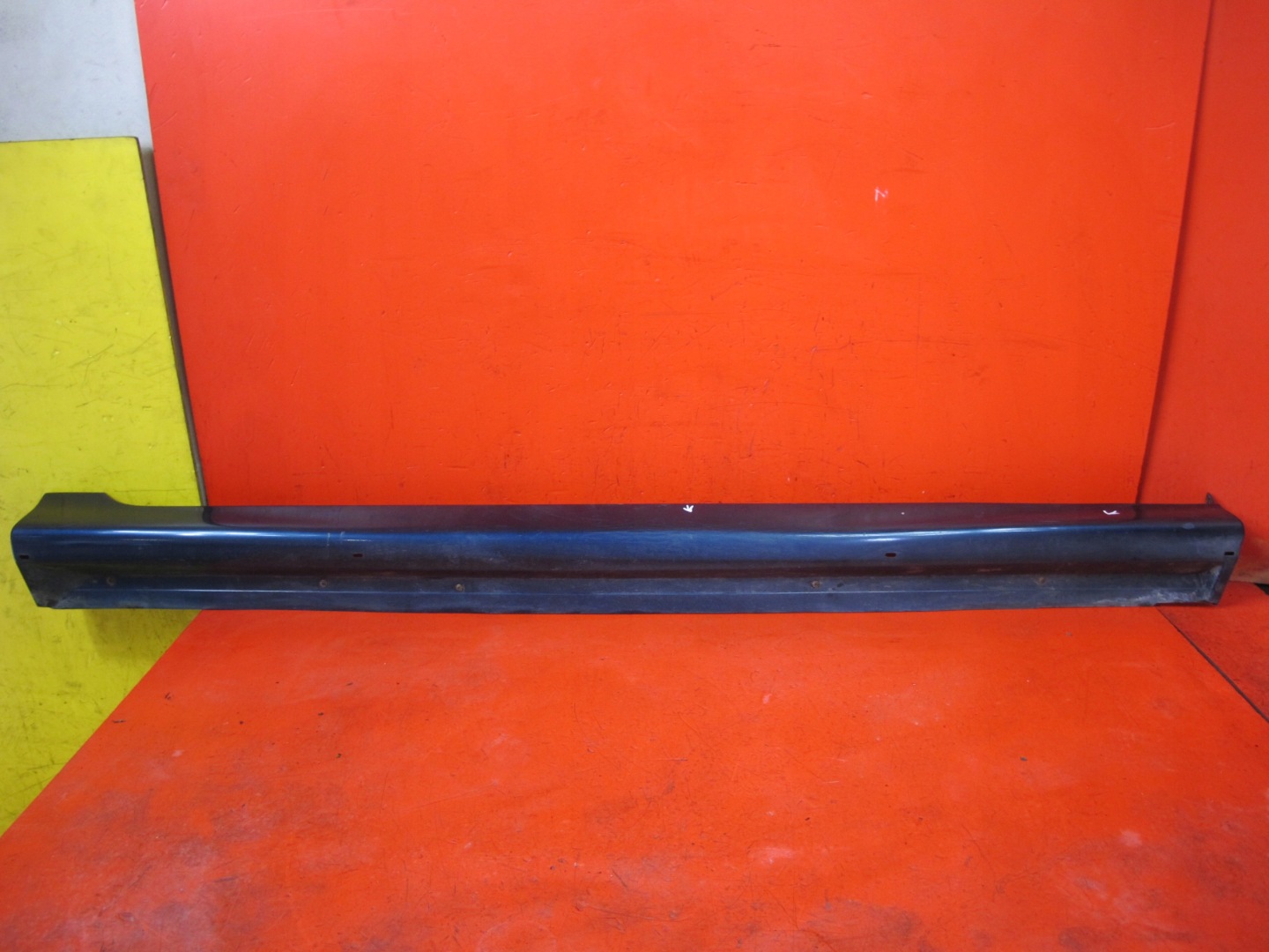MITSUBISHI LANCER VII CS moulding threshold right T54