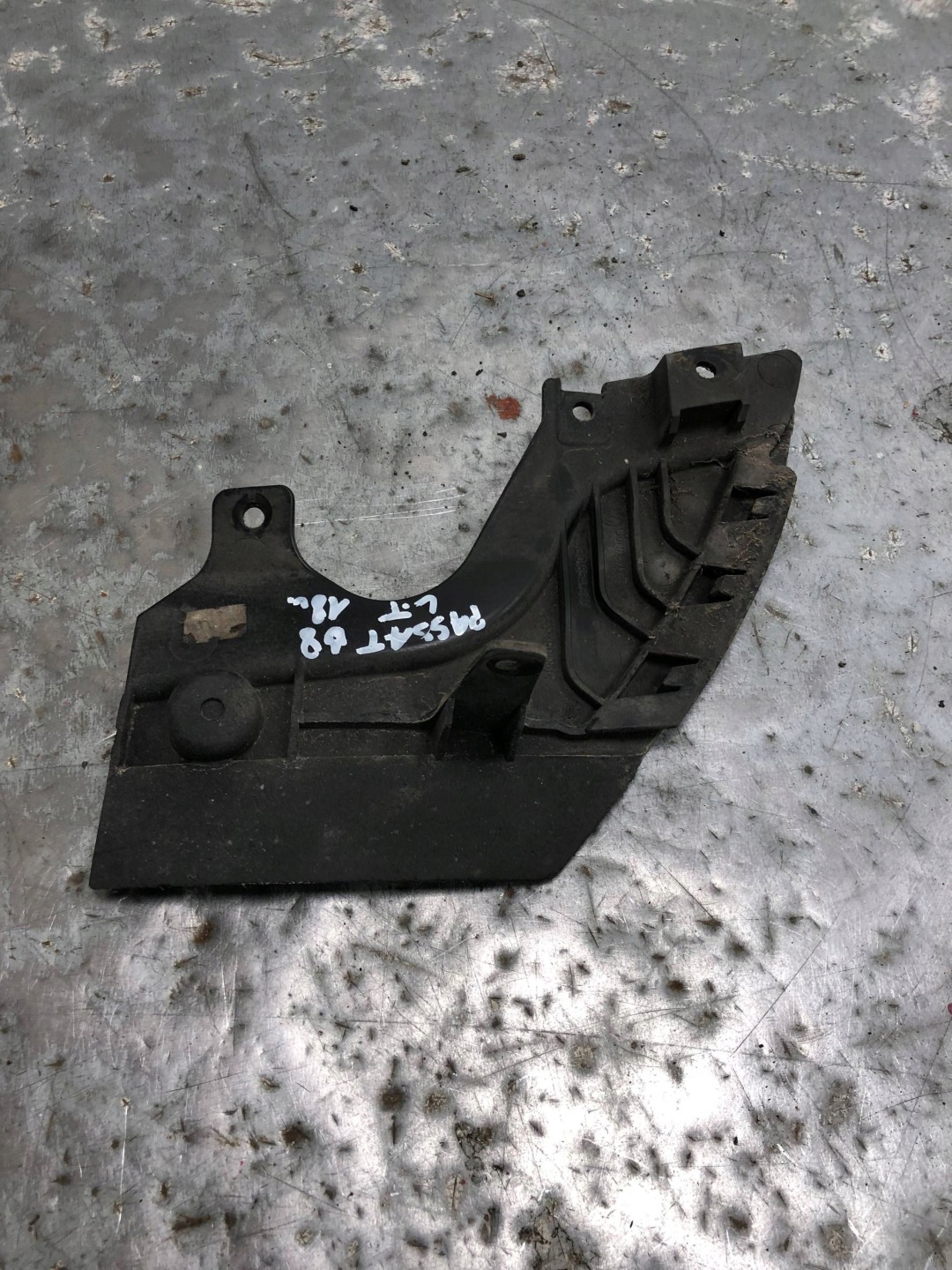 mudguard flap left rear part VW PASSAT B8 KOMBI 3G0854857