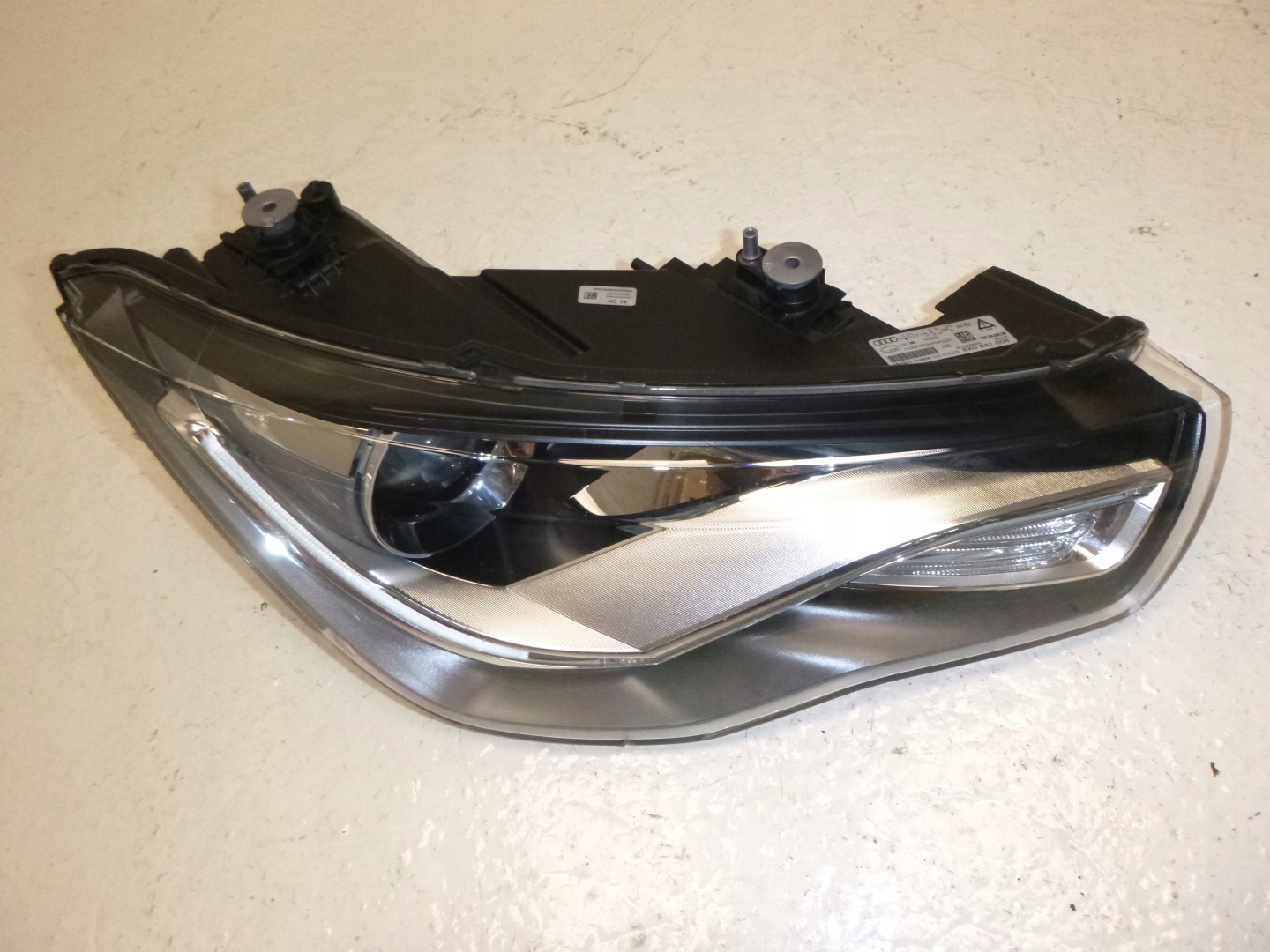 AUDI A1 light front right front 11 PIN BIXENON