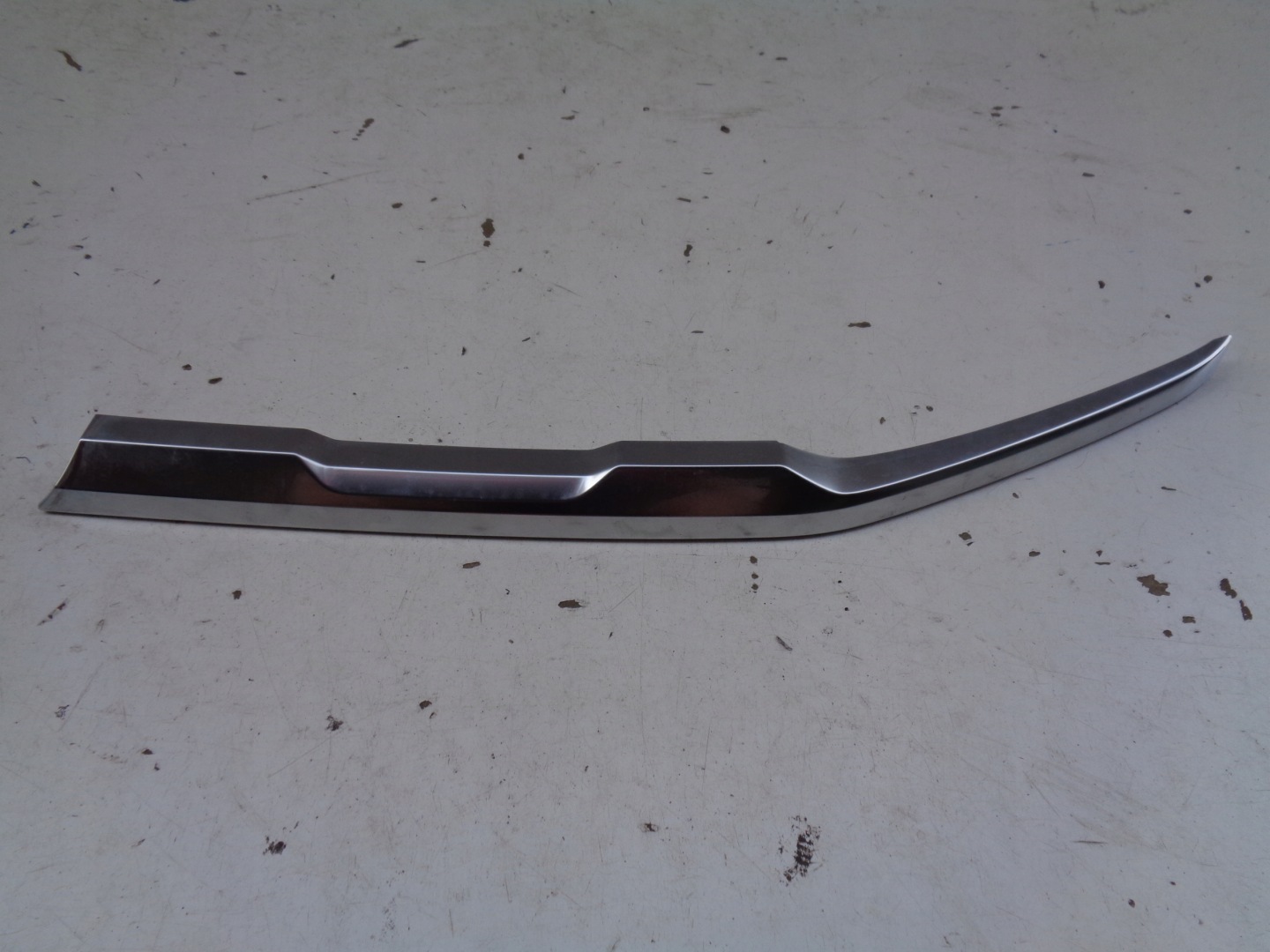 CHROM GRIGLIA sinistra VW AMAROK 23