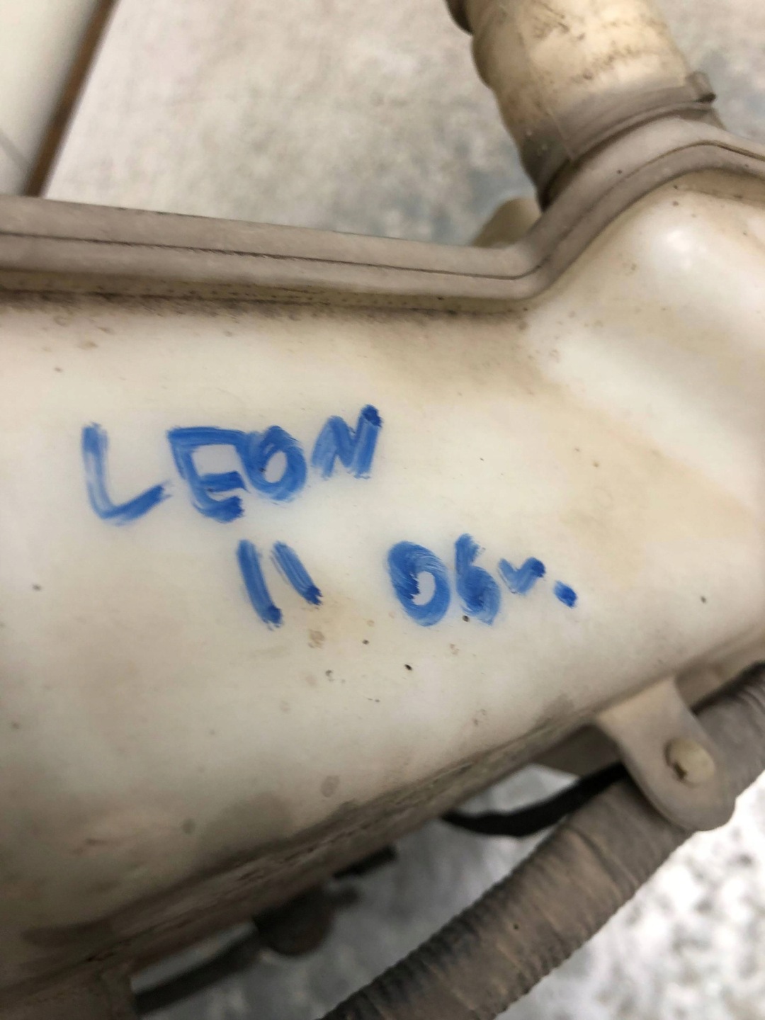 washer fluid tank SEAT LEON II 1K0955453Q