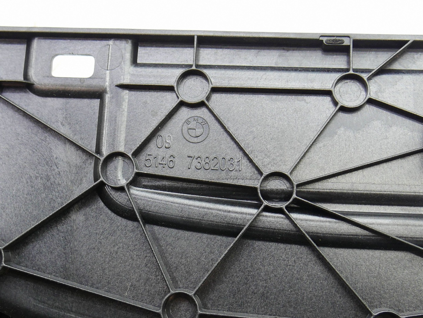 plato boot BMW G11 G12 7382031