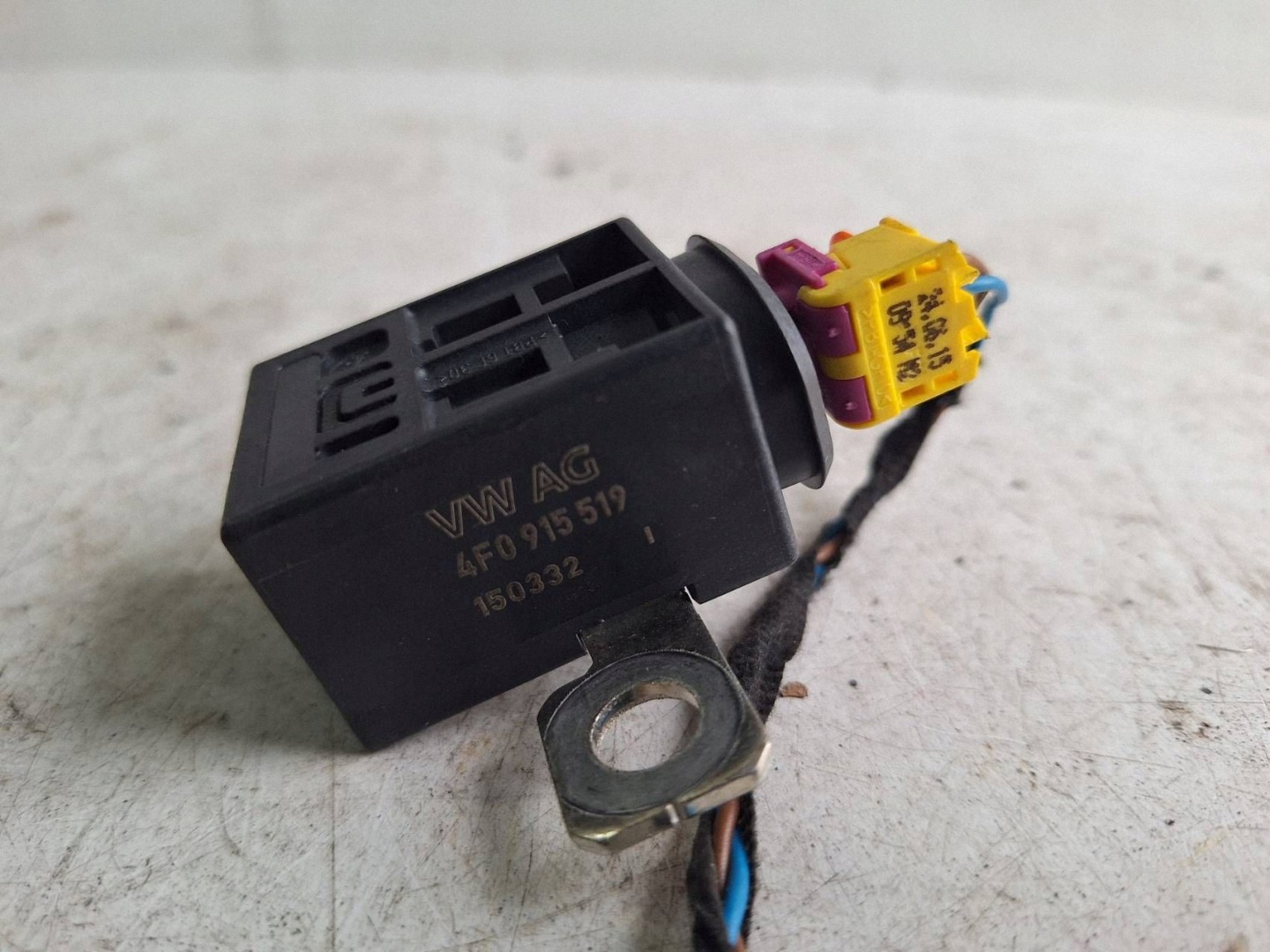 AUDI A6 C7 LIFT AVANT 14-18 pyrotechnic clamp 4F0915519