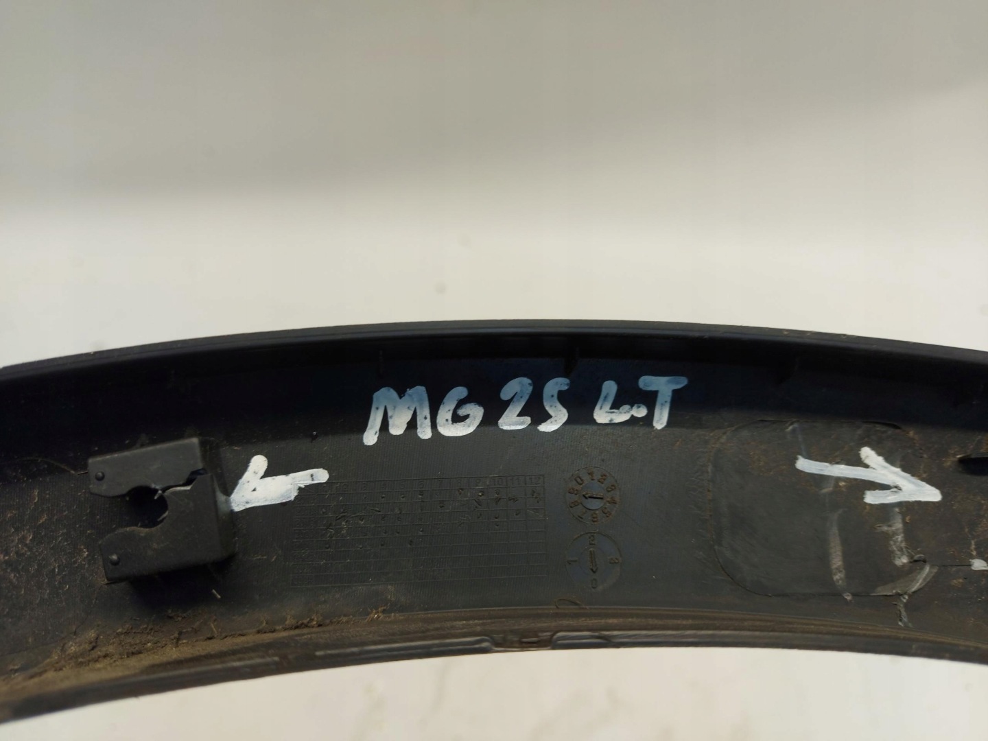 MG ZS modanatura parafango posteriore sinistra 10734127