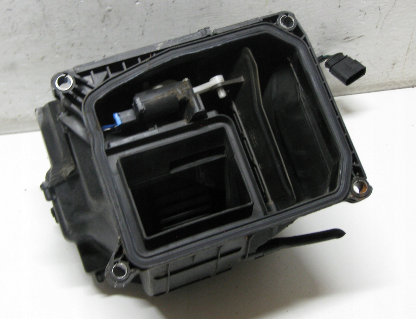 AUDI A6 C6 2.4 6V 05R tOPENÍ topení 4F0820155E