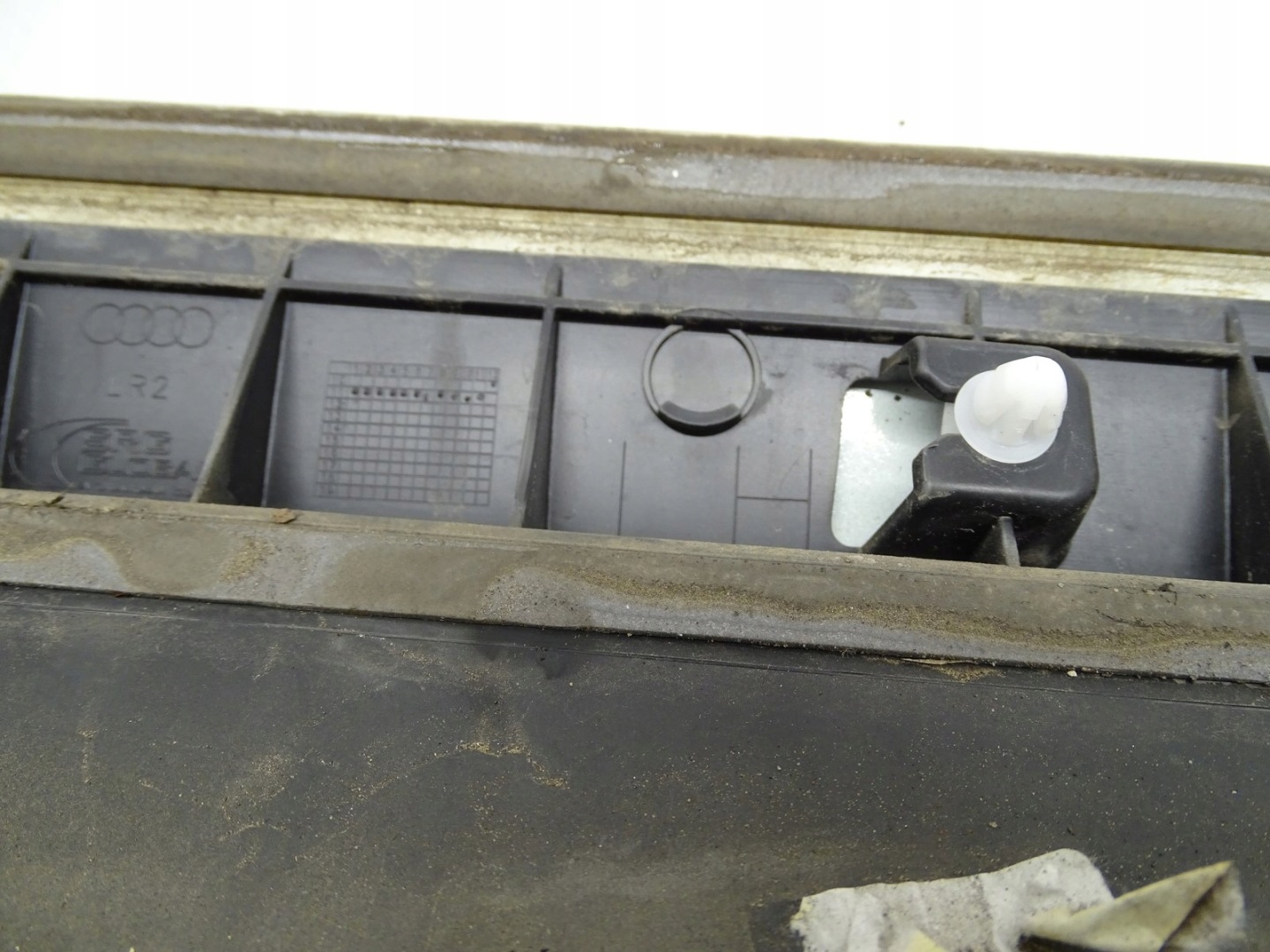 moulding cap door left front AUDI Q3 8U 8U0853959B