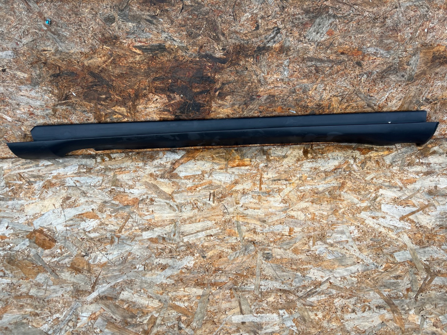 moulding threshold left JEEP CHEROKEE KL LIFT 1YW37TRMA
