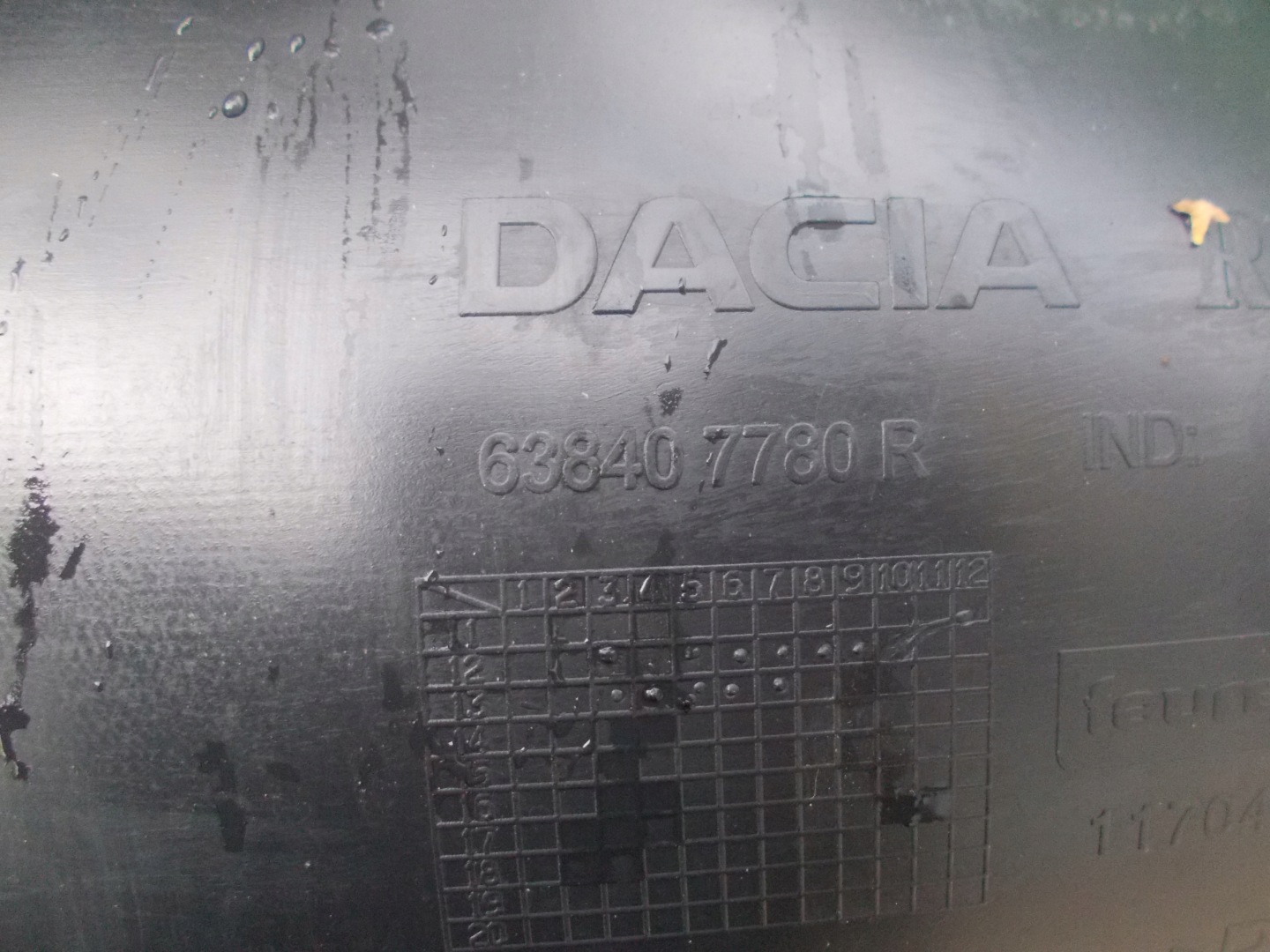 DACIA LOGAN 13R 1.4 TCE mudguard right front 638407780R