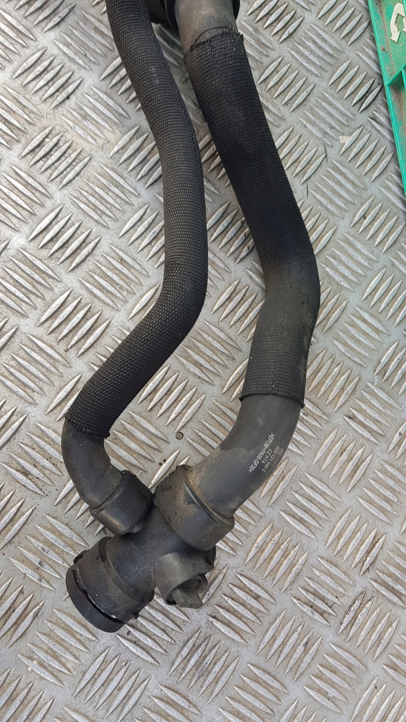AUDI A4 B6 1.9 TDI crijevo cijev RZEWOD vode 8E0121049C
