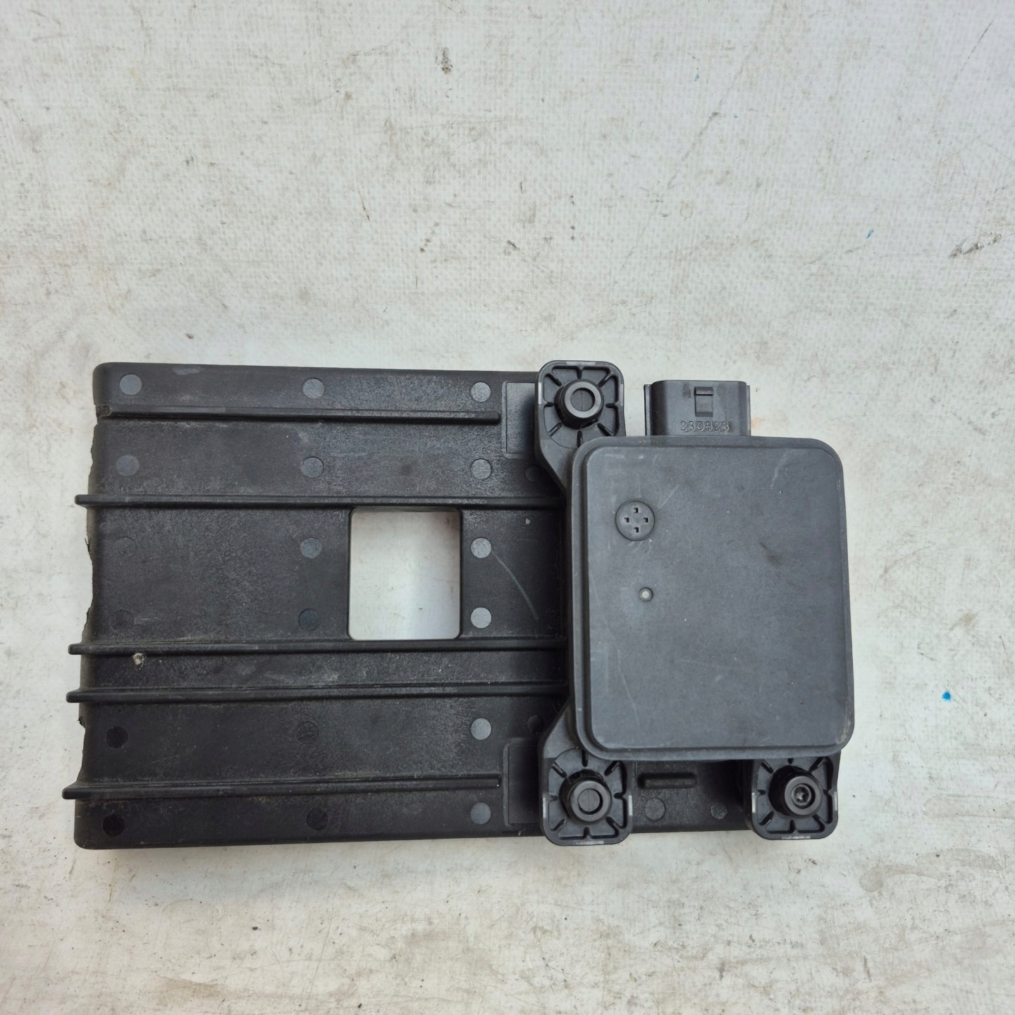 HYUNDAI IONIQ 5 V 21- RADAR SENSOR DISTRONIC 99110-GI000