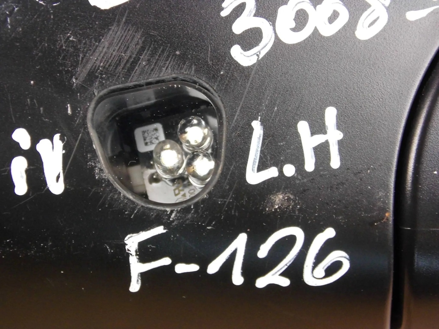 Peugeot 3008 II 2019 mirror left 17-PIN