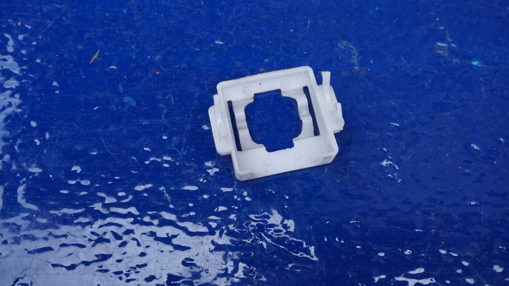 VOLVO S90 V90 CC - bracket holder KAMERY W grill