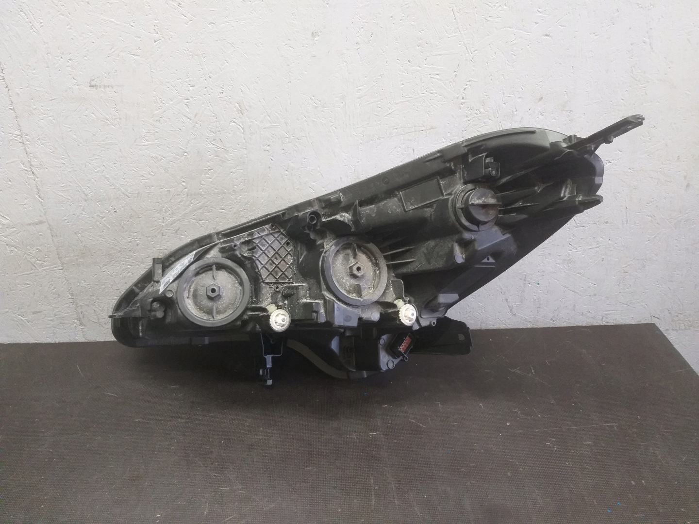 LIGHT FRONT RIGHT OPEL CORSA E 13381336