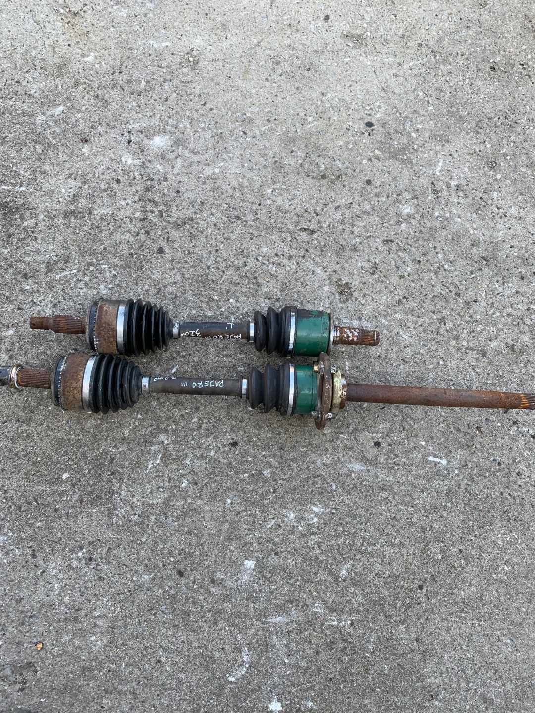 semi-axis left front MITSHUBISHI PAJERO 07- 3.2 DID