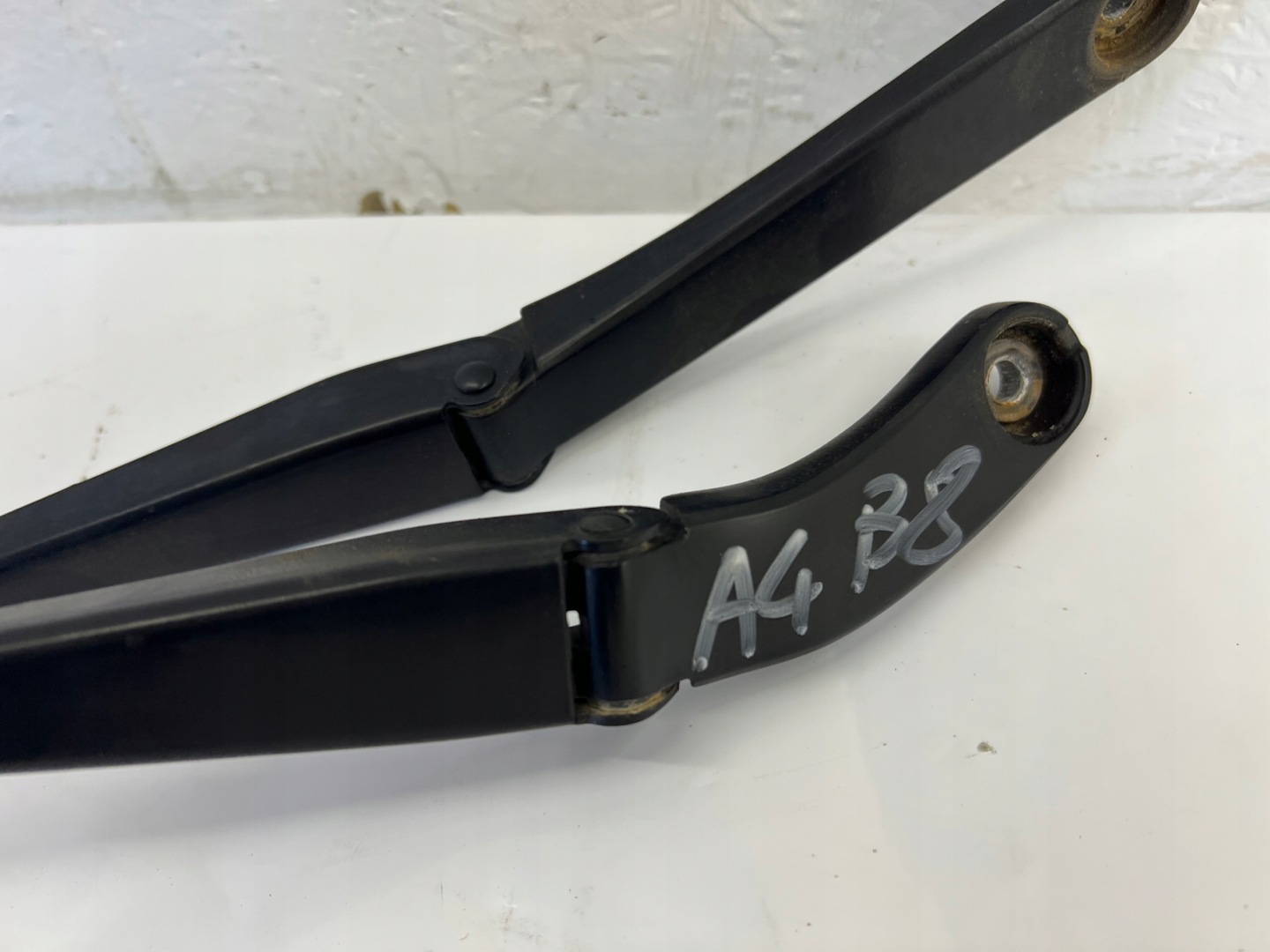wiper arms front 8K1955407 8K1955408 - AUDI A4 B8 07-15 EU