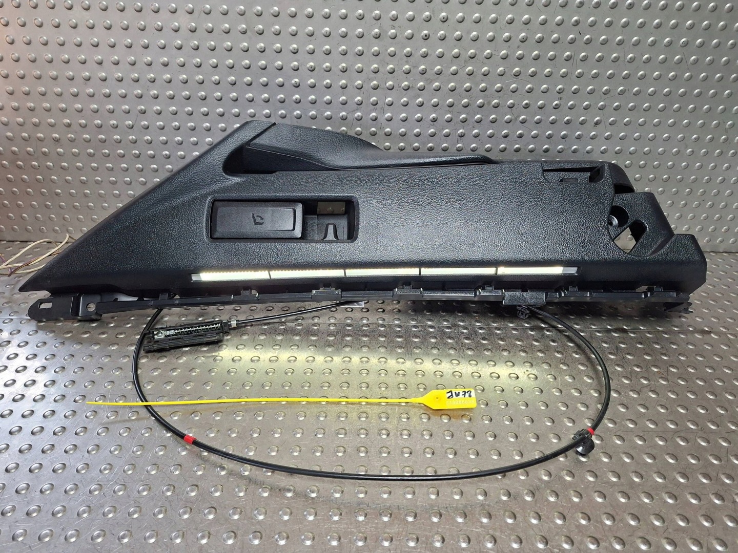 side upholstery boot LED left rear TOYOTA COROLLA COMBI E21 19