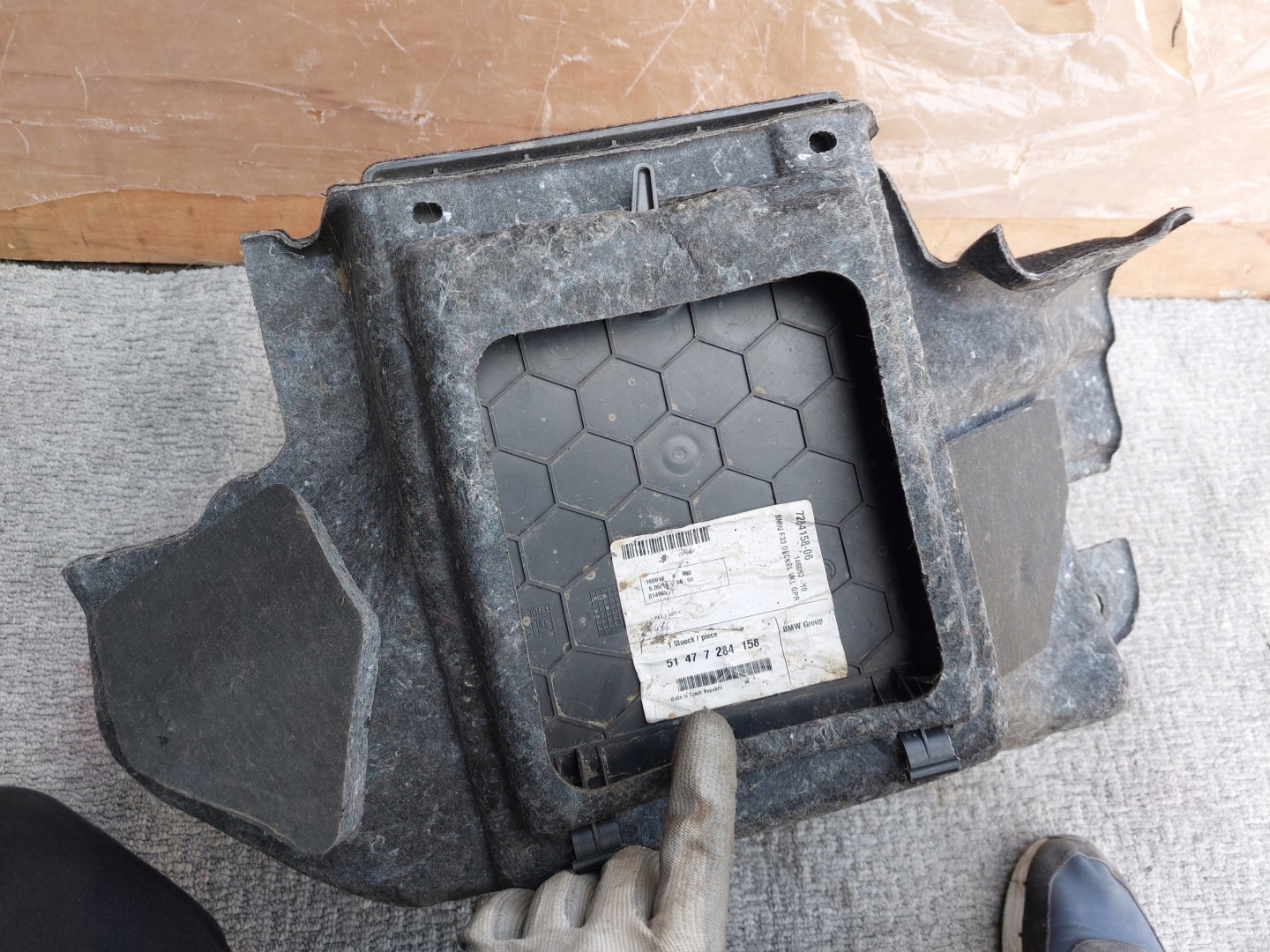 boot upholstery left BMW F33 7284153