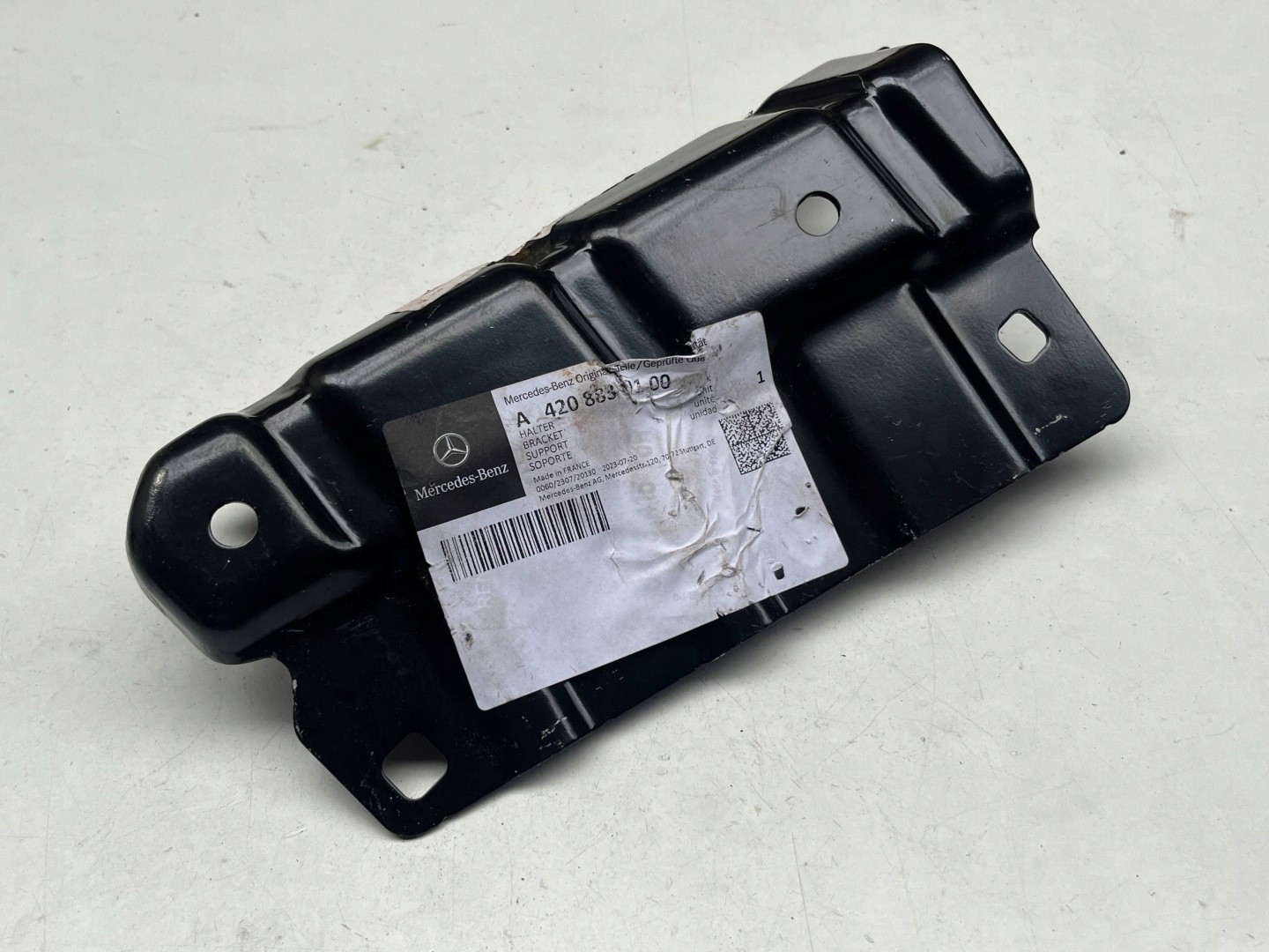 pillar console of a bumper front Mercedes BENZ 4208830100 !J