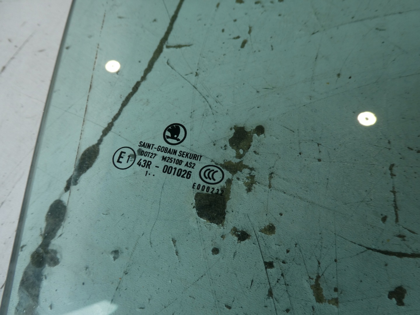 SKODA SUPERB 2 II 11r window door right front