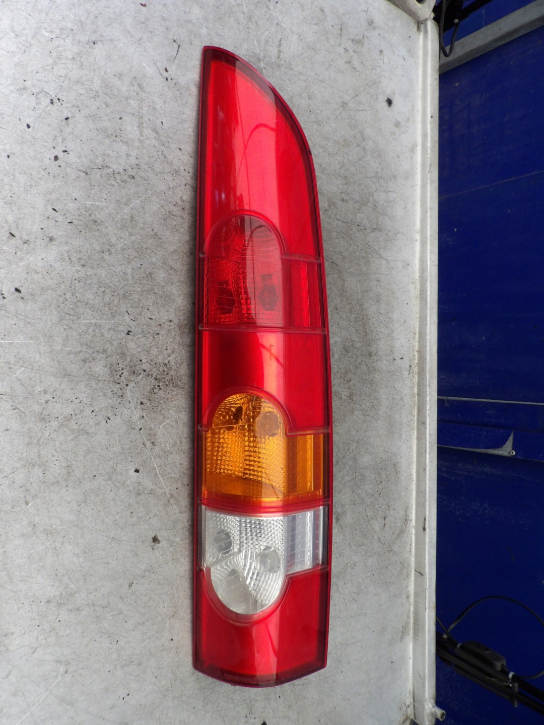 RENAULT KANGOO LIFT light rear part right WERSJA trunk door
