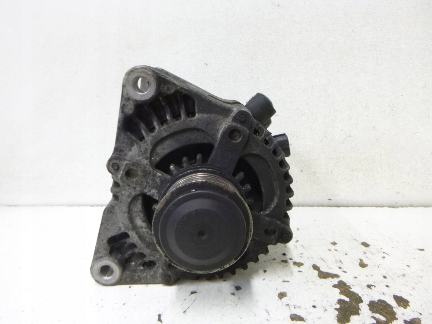 Alternator Ford C-MAX / Focus MK2 2.0 TDCi 2006r. 0986049071