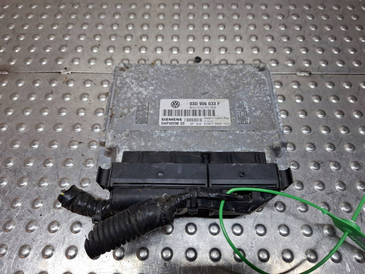 computer control unit of the engine 03D906033F 5WP4029801 VW POLO IV 9N 1.2 B