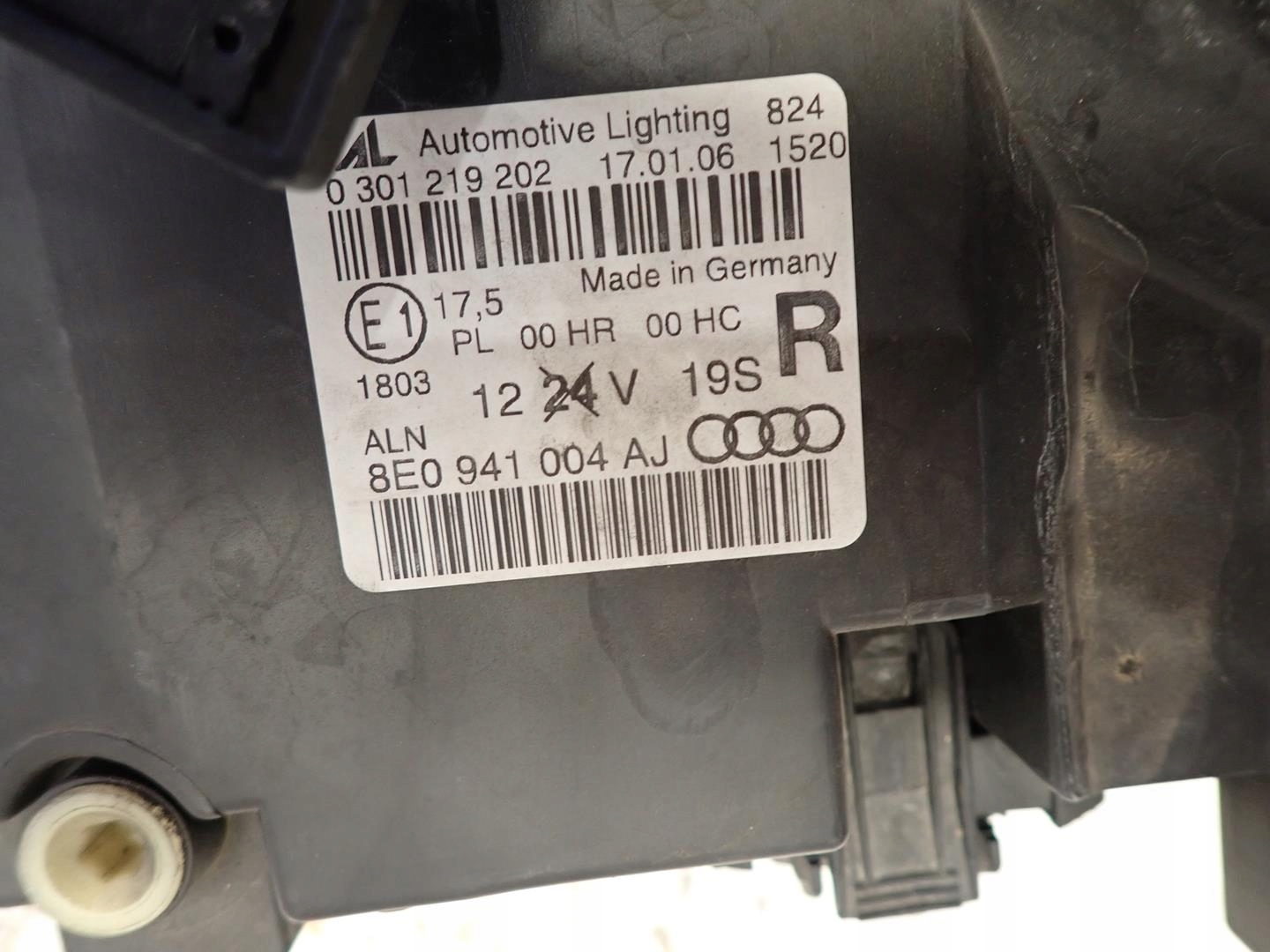 light front front right AUDI A4 B7 2005-2008 8E0941004AJ