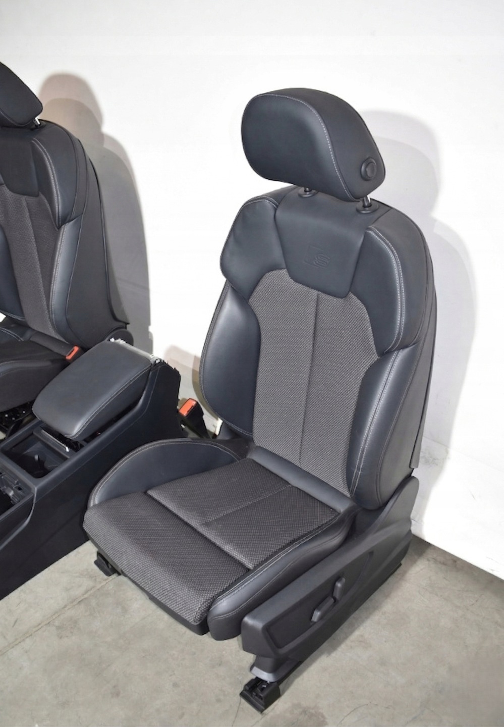 IDEALNE KPL. Seiten Sitz Sitze S-LINE GRZANE AUDI Q5 80A 24R. 1
