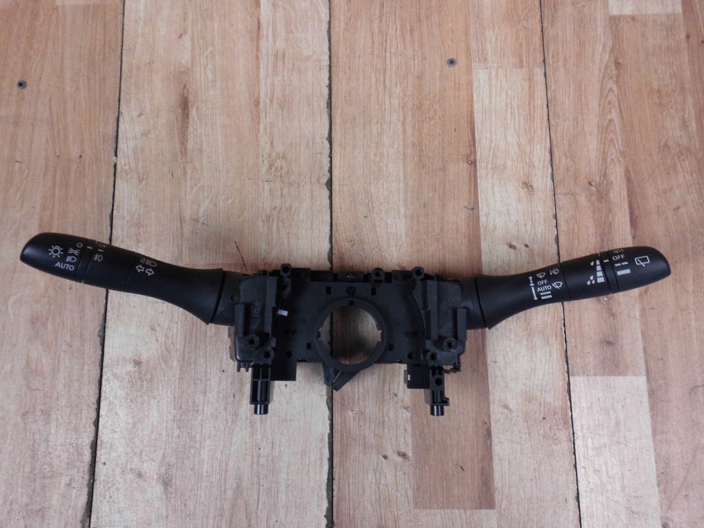 NISSAN QASHQAI II DEVIO LUCI DEVIO INTERRUTTORE COMANDO LUCI SOTTO VOLANTE TERGICRISTALLI