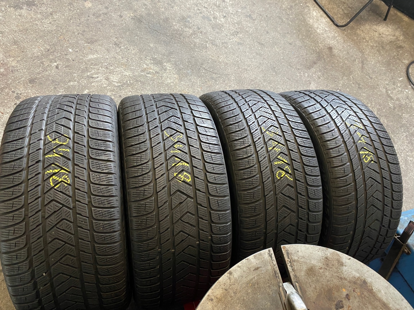 4 tyres winter 295/35R21 Pirelli Scorpion Winter
