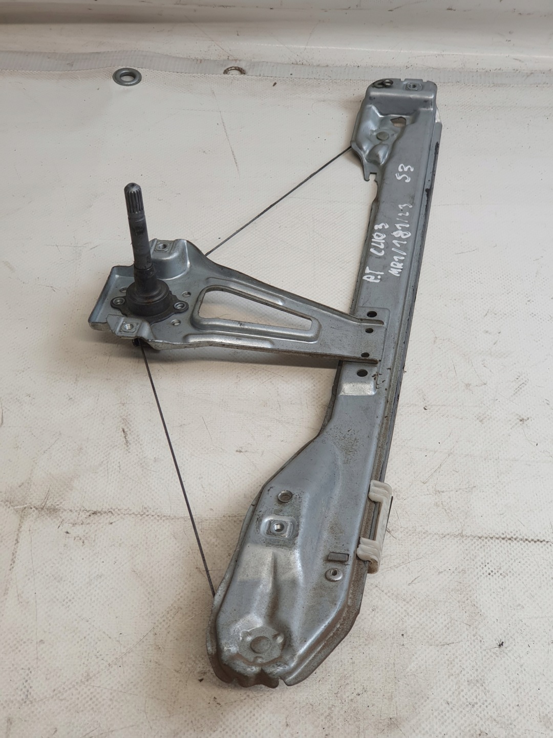window regulator manual right rear part 8200291155 RENAULT CLIO III 5D 05r.
