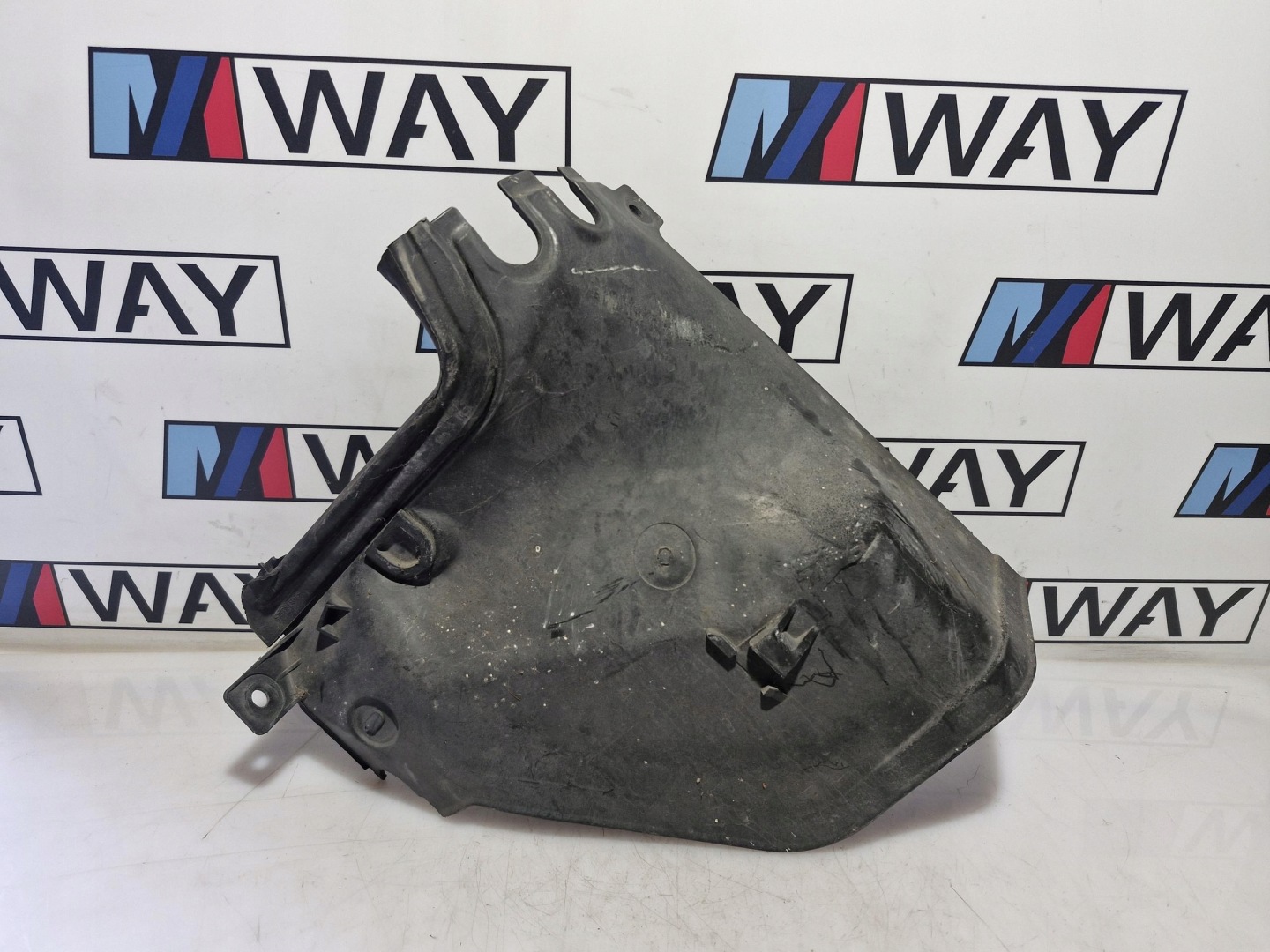 8202799 BMW E46 cover KOMORY of the engine left