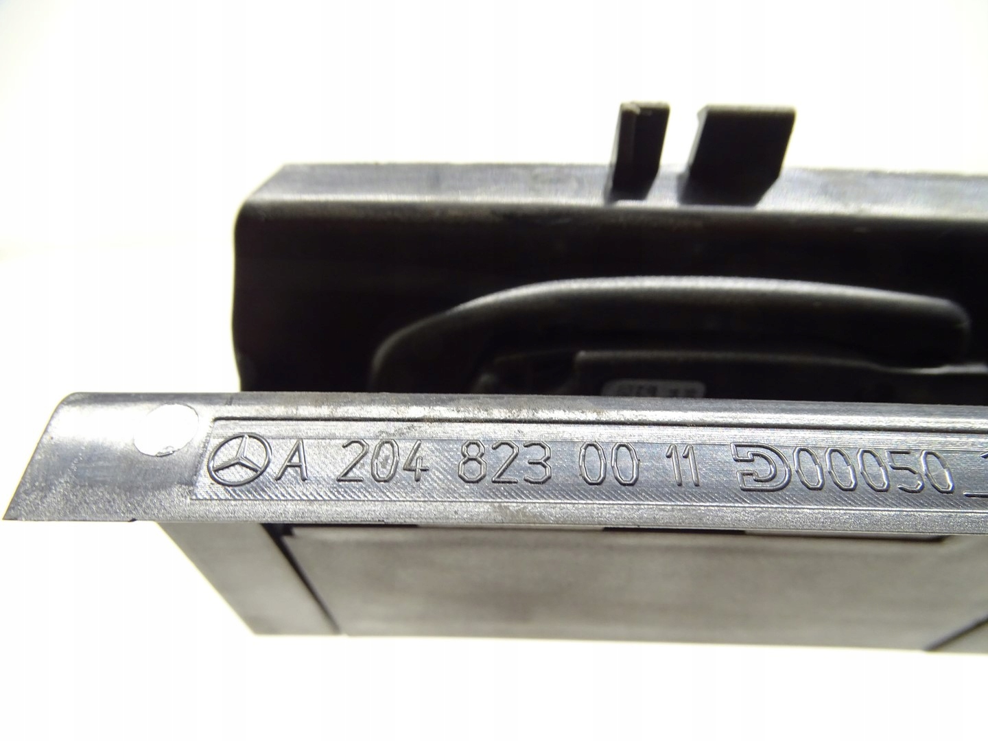 holder below TELEFON MERCEDES W204 A2048230011