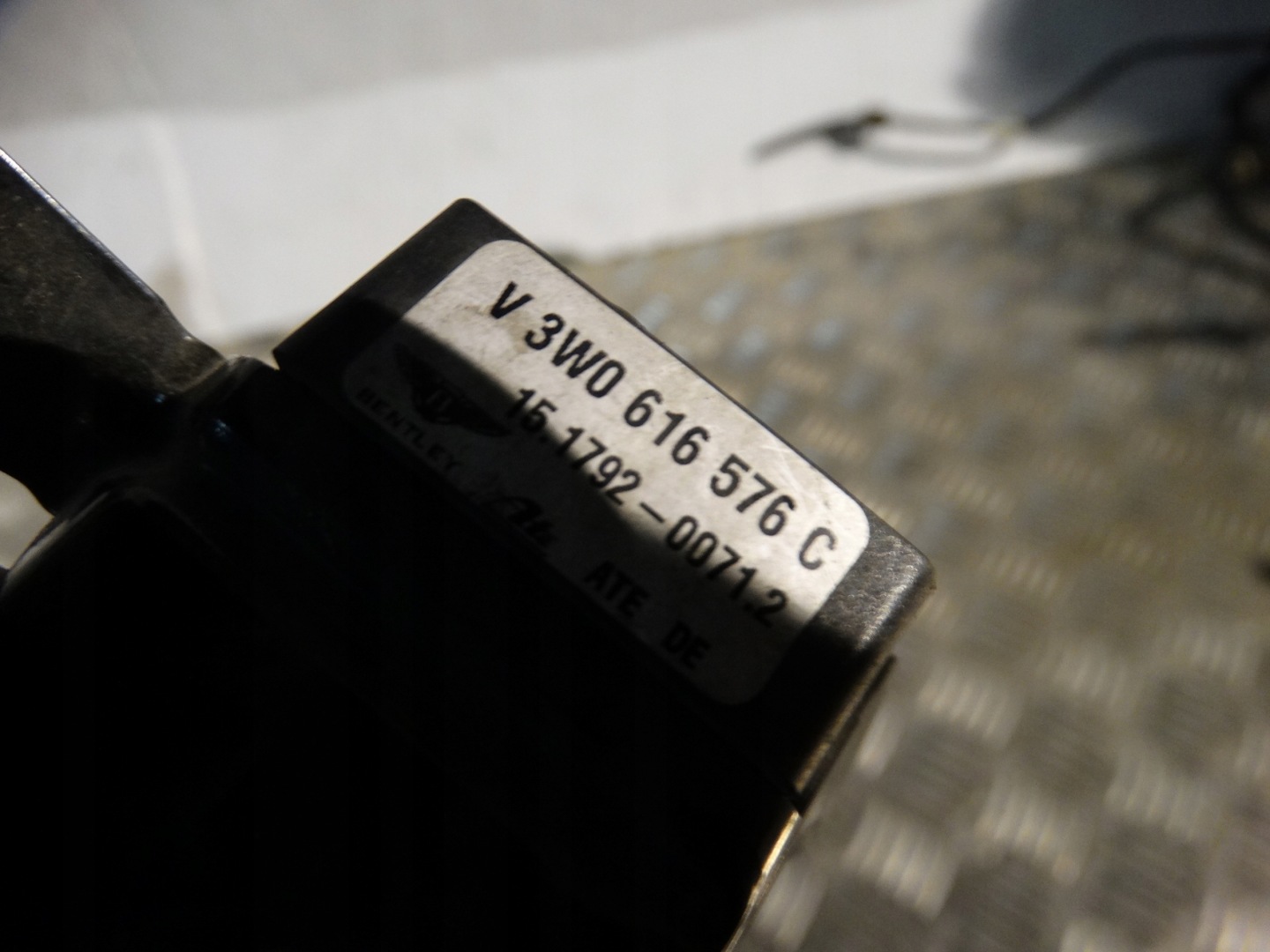 IDEALNY sensor PRZYSPIESZENIA BENTLEY 1
