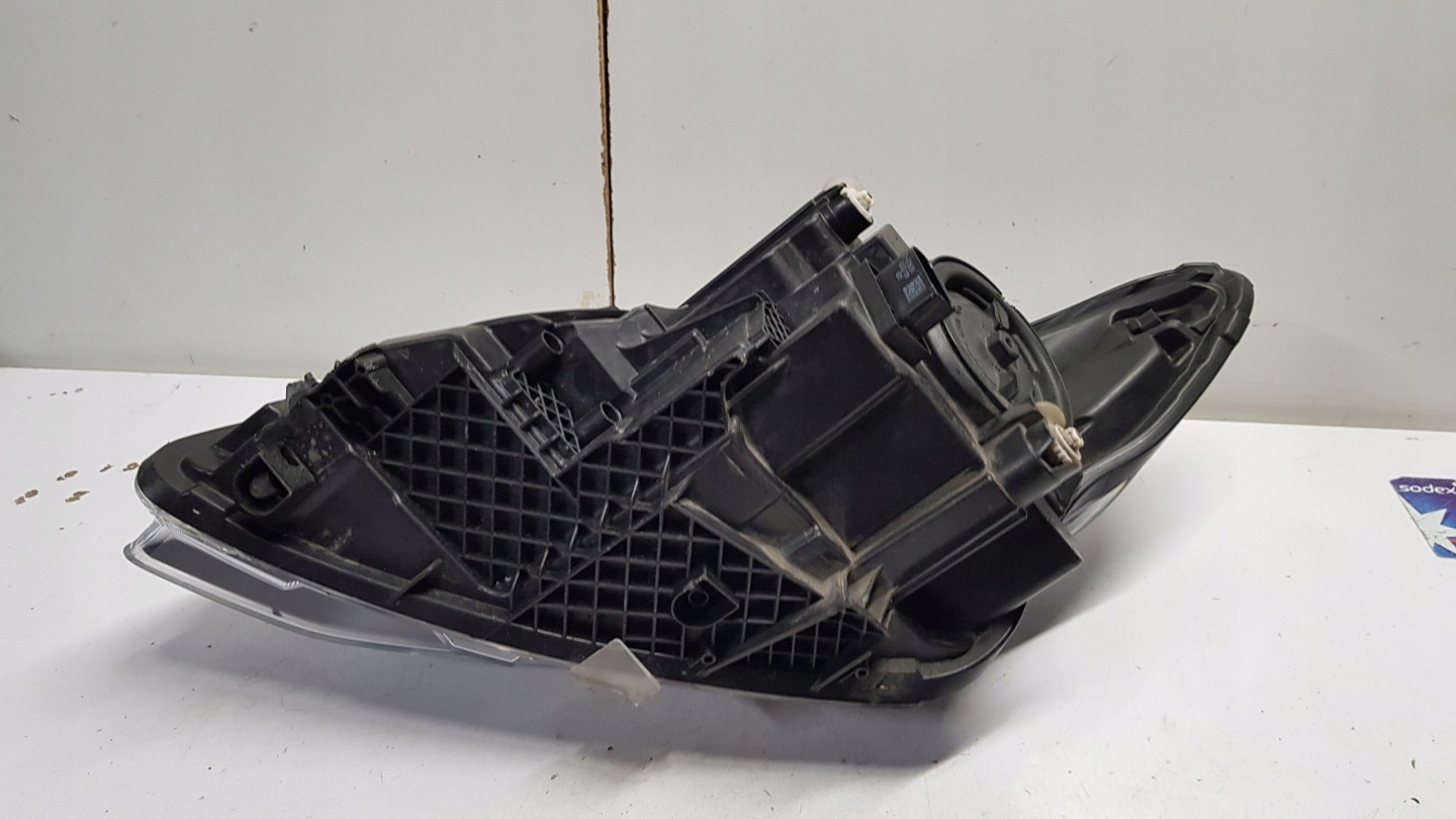 light right front Mercedes Vito W447