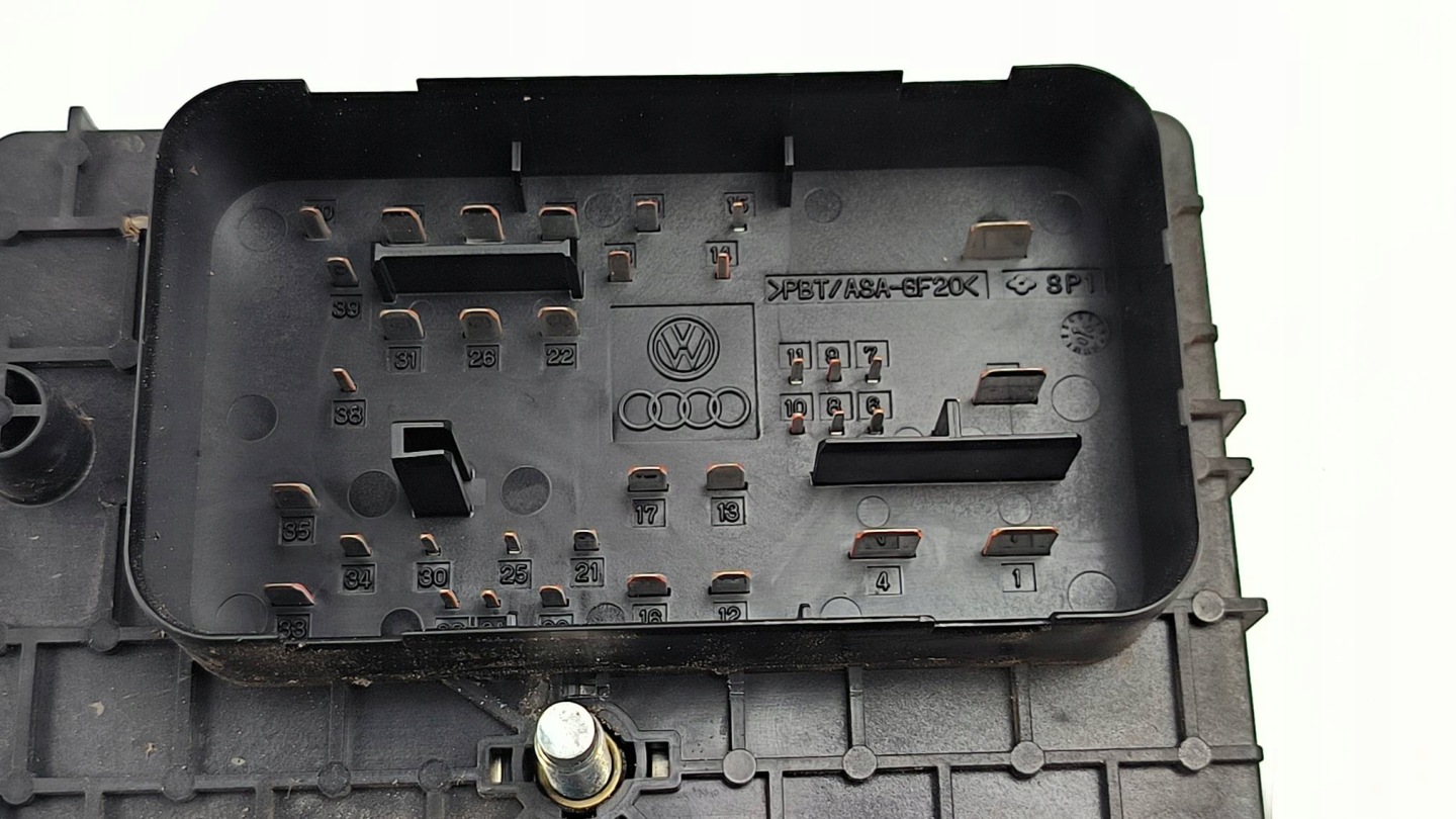 Module fusibles 3C0937125 VOLKSWAGEN PASSAT B6