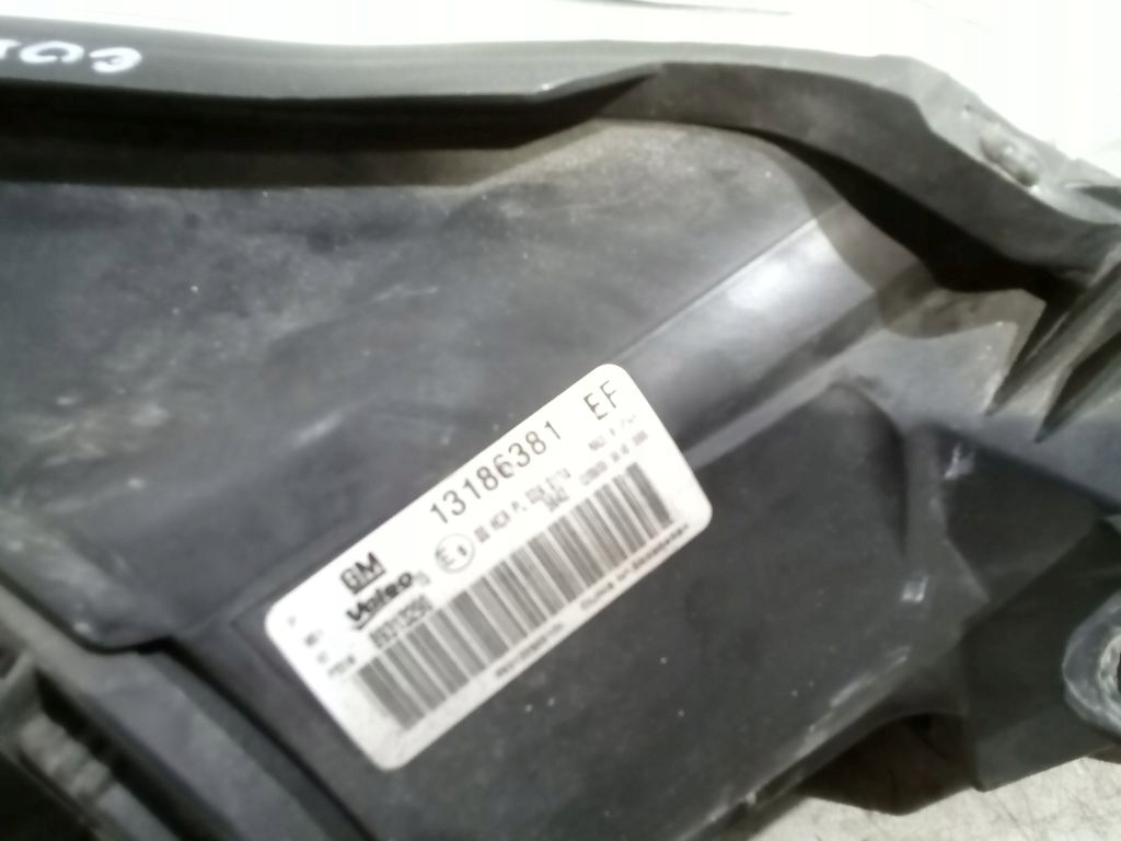 Opel Corsa D feu gauche avant avant 13186381