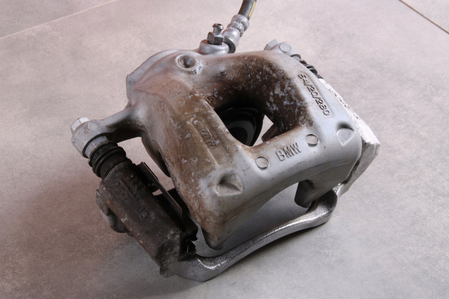 BMW i3 I01 caliper brake right front 54/20/280 6860270 15236 km !!!