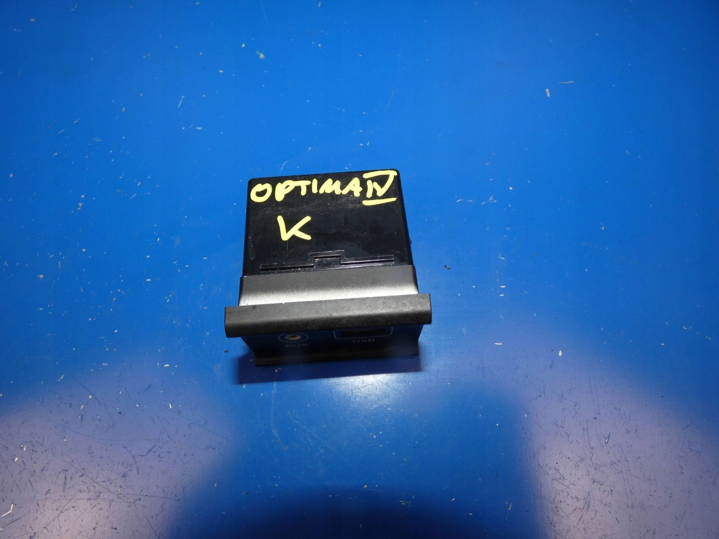 KIA OPTIMA IV JF 2015- adapter USB AUX