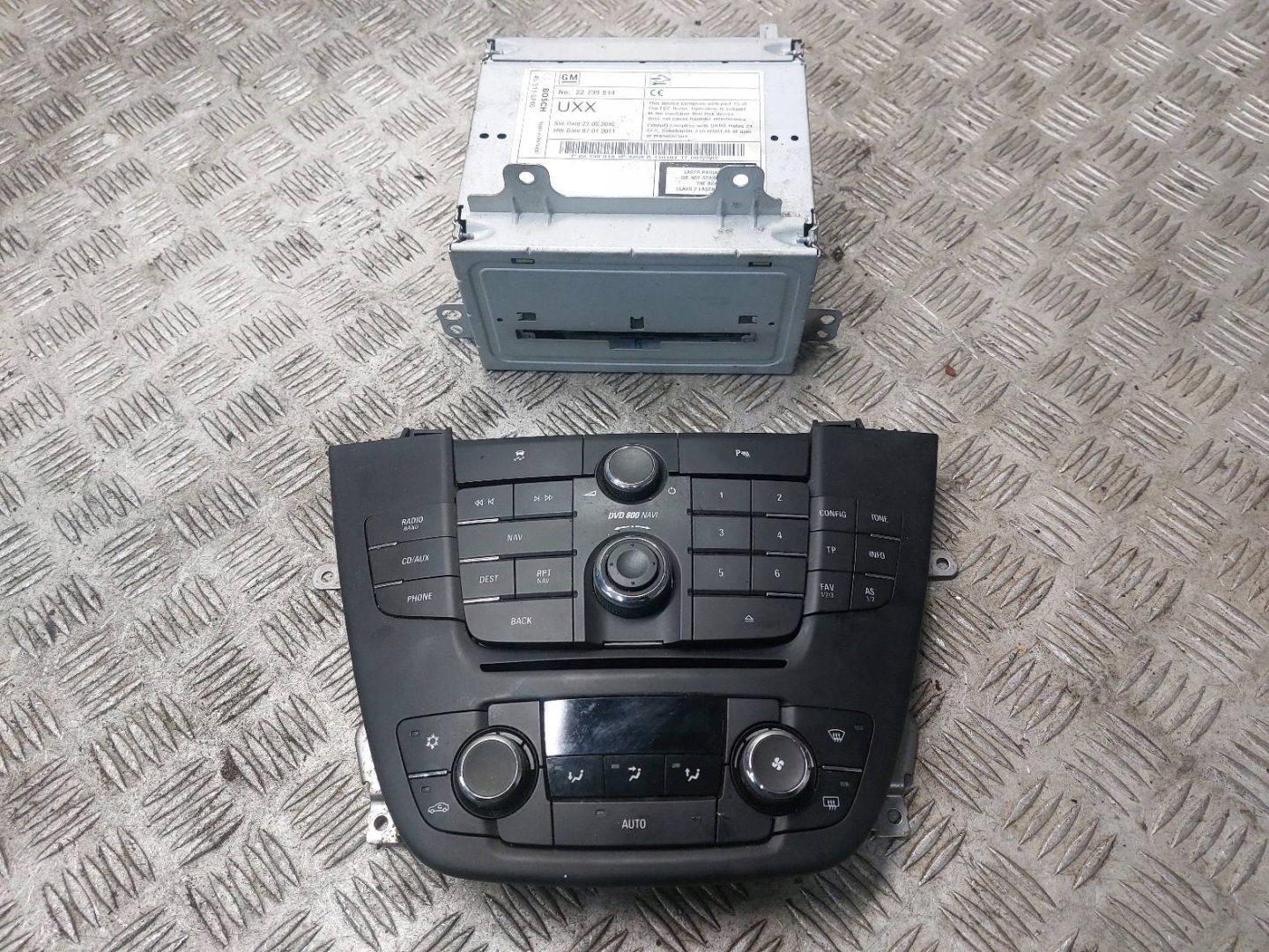 RADIO ODTWARZACZ + PANEL air conditioning devices + frame OPEL INSIGNIA A 22739814