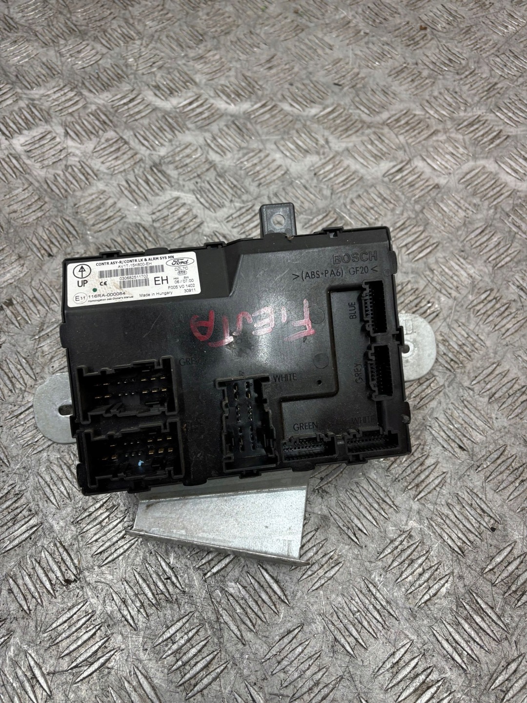 Unité commande confort FORD FIESTA MK7 AV1T15K600EH