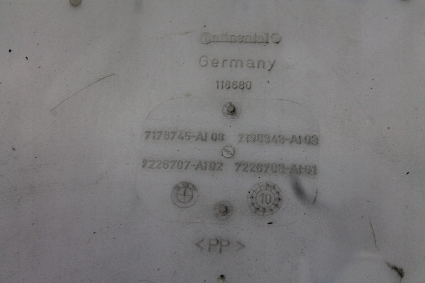 washer fluid tank 7226708 BMW 5 F10 10-14