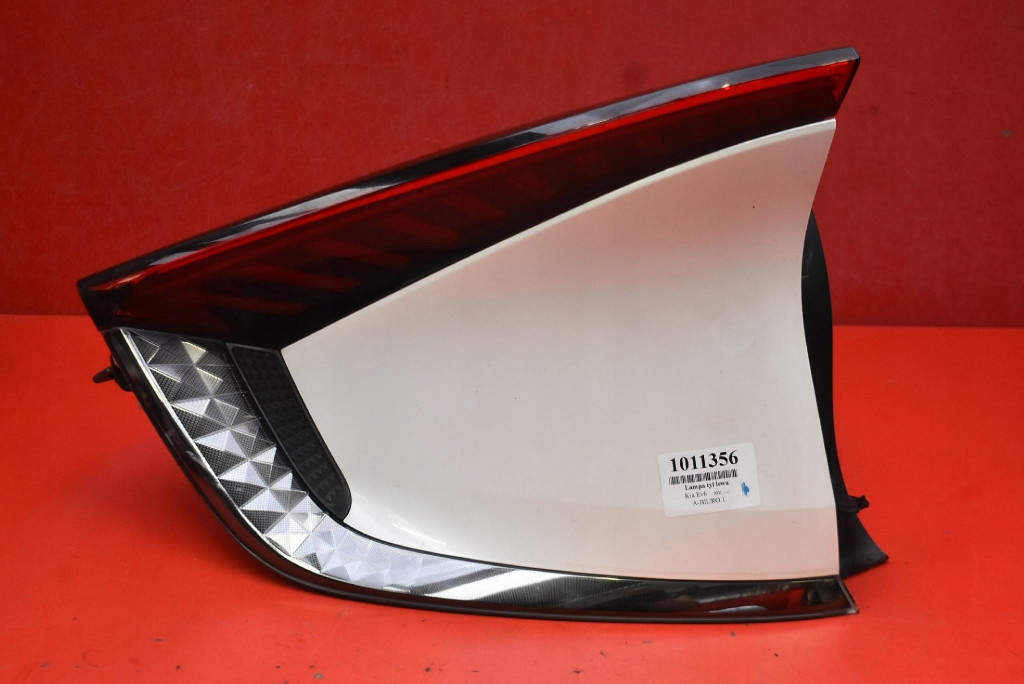 light left rear part rear 92401-CV000 KIA EV6 GT-LINE 21