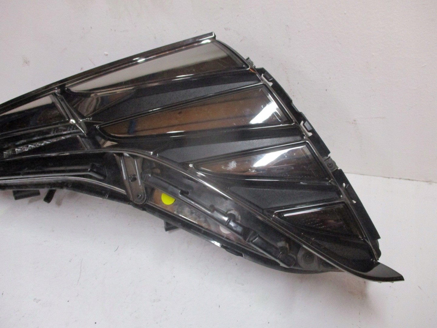 light right HYUNDAI TUCSON IV 92208-N7100